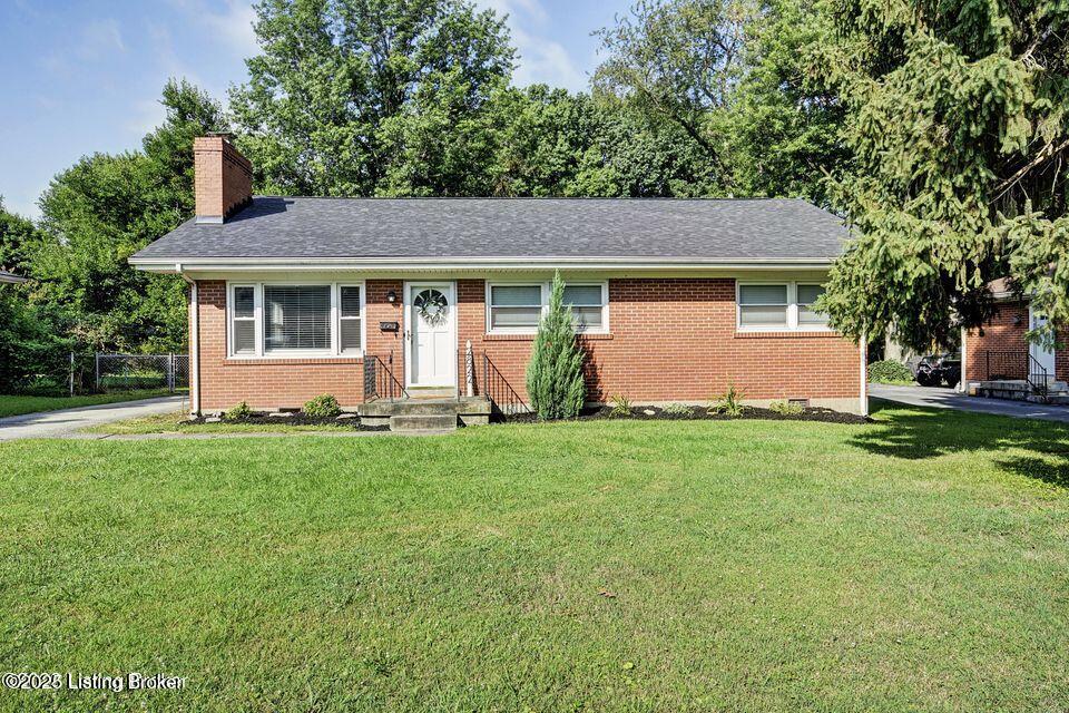 2822 Esther Blvd Property Photo 2