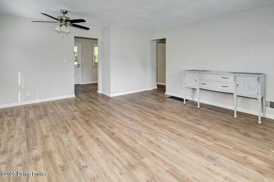 2822 Esther Blvd Property Photo 5