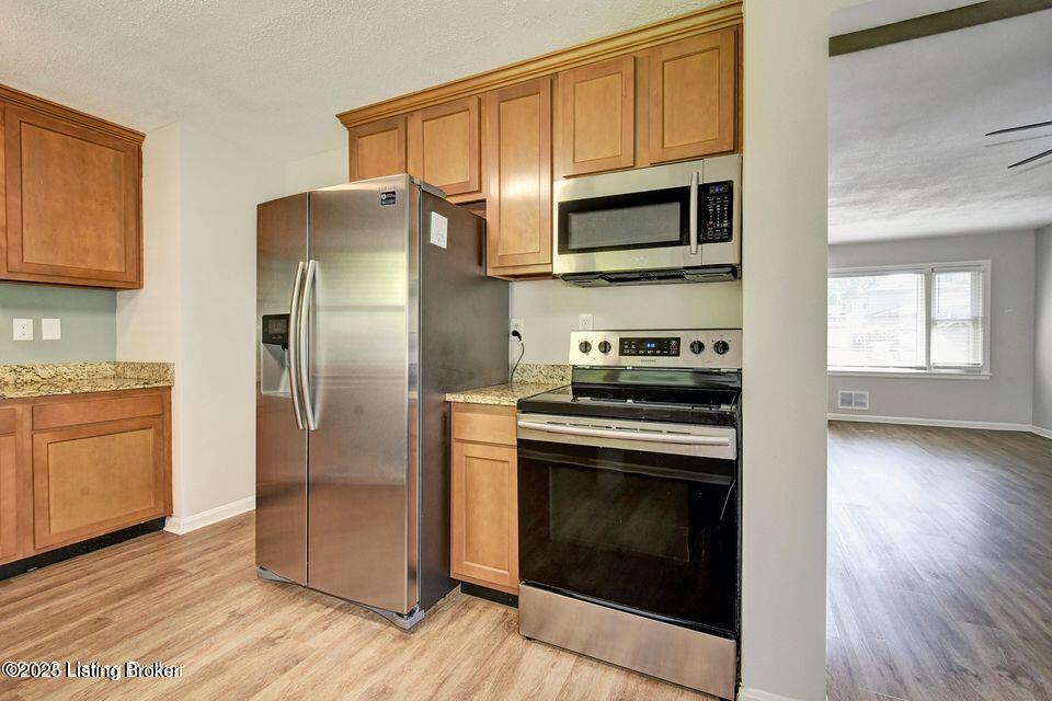 2822 Esther Blvd Property Photo 9