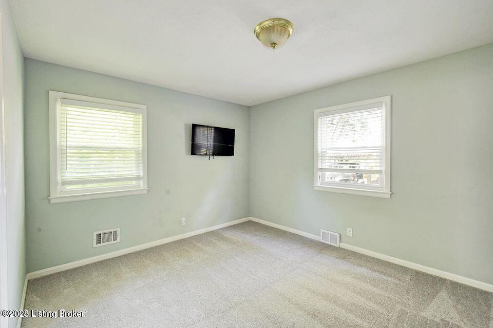 2822 Esther Blvd Property Photo 15