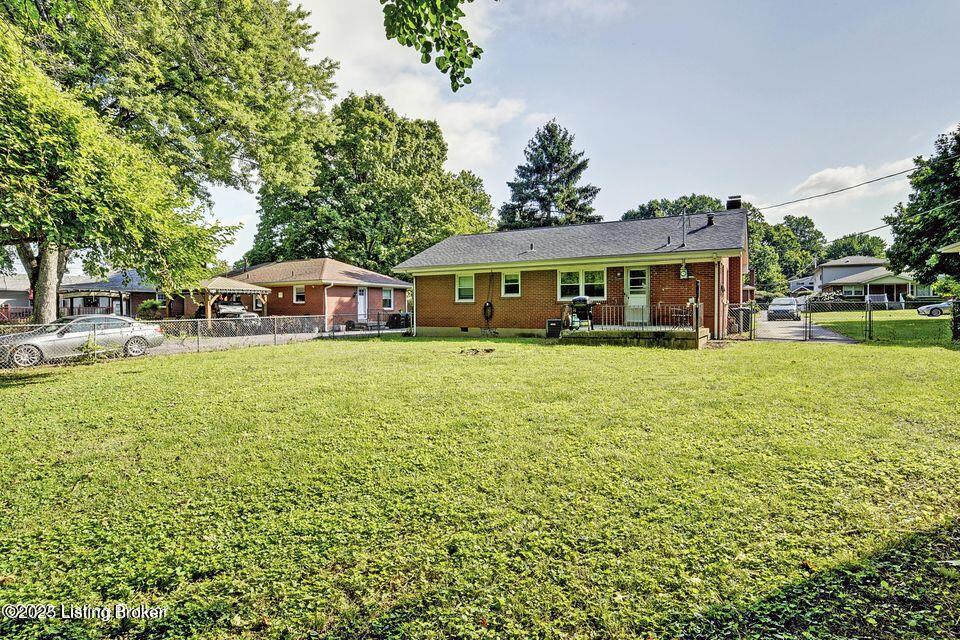 2822 Esther Blvd Property Photo 16