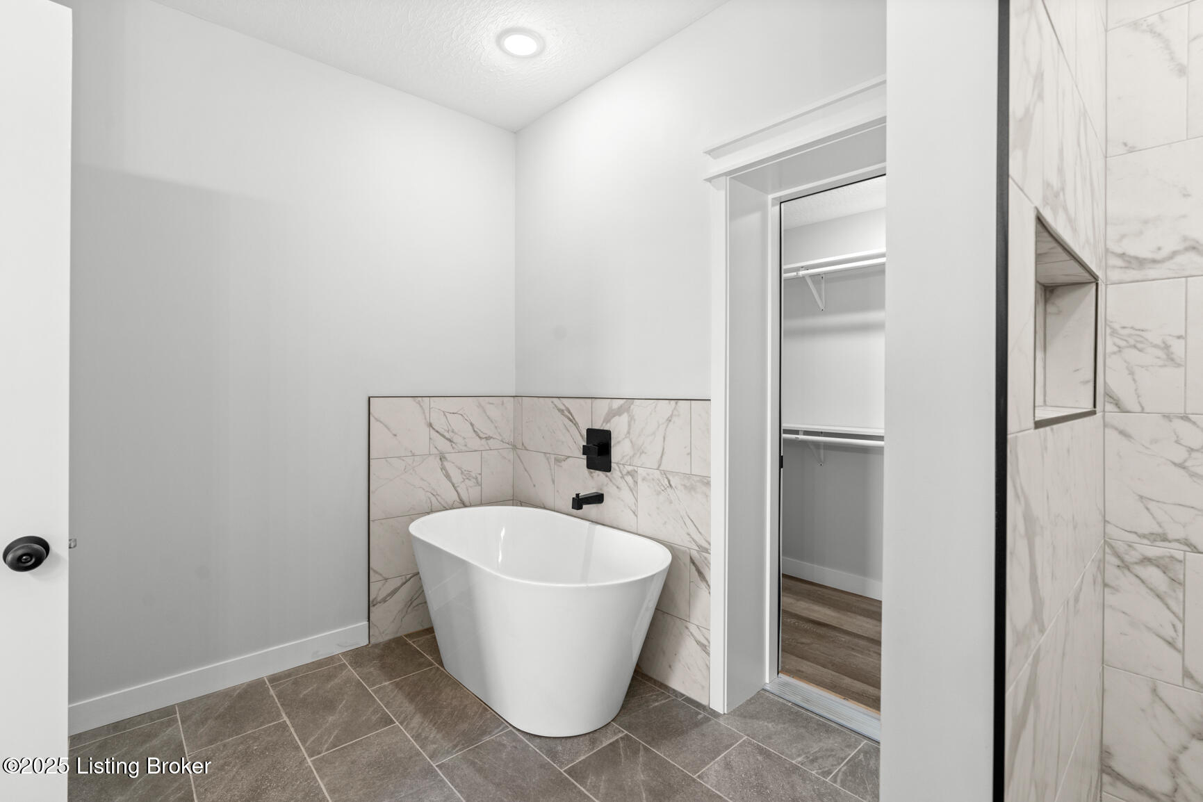 36 Robert Allen Ln Property Photo 28