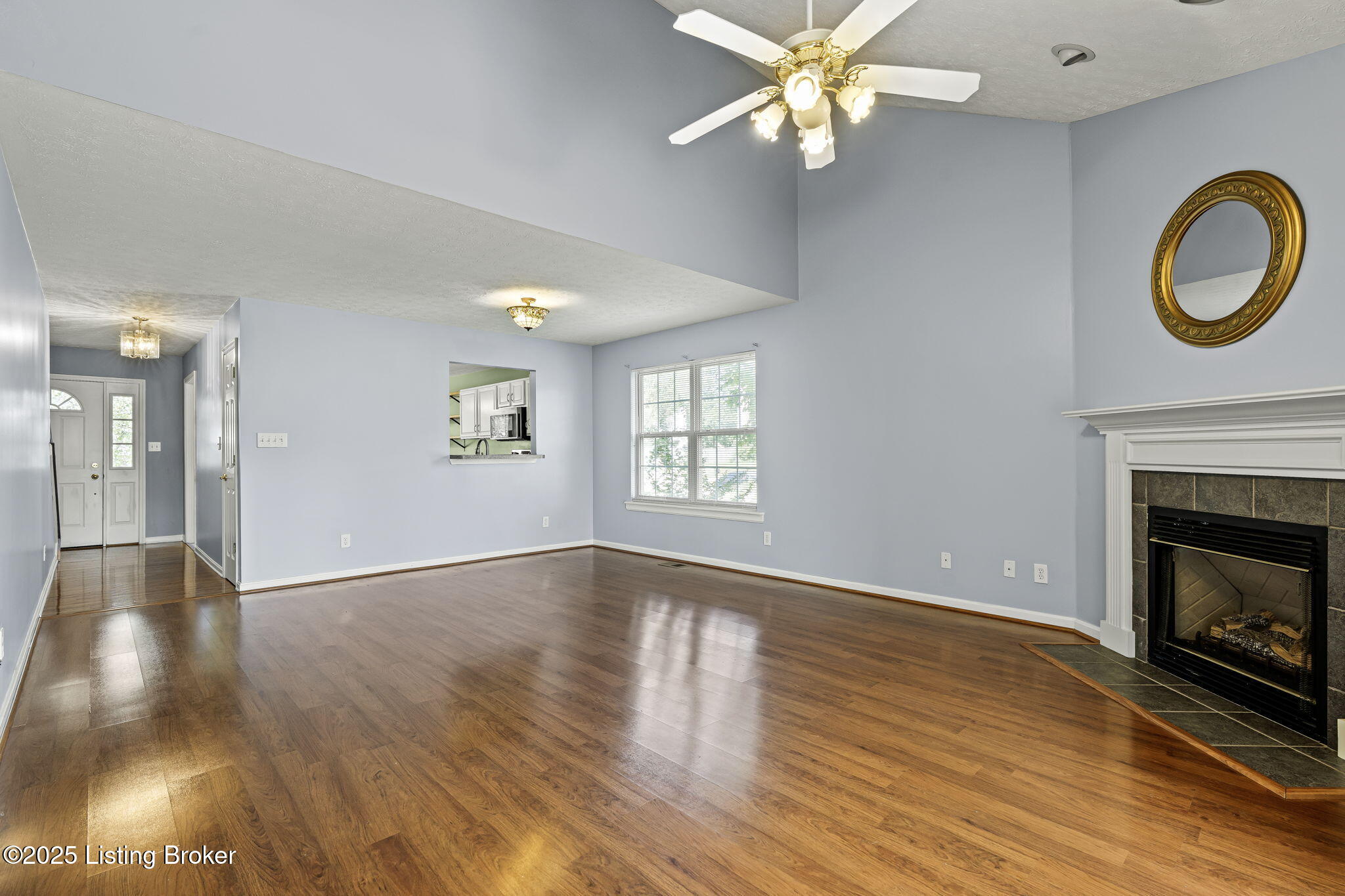 233 Washington Cir Property Photo 5