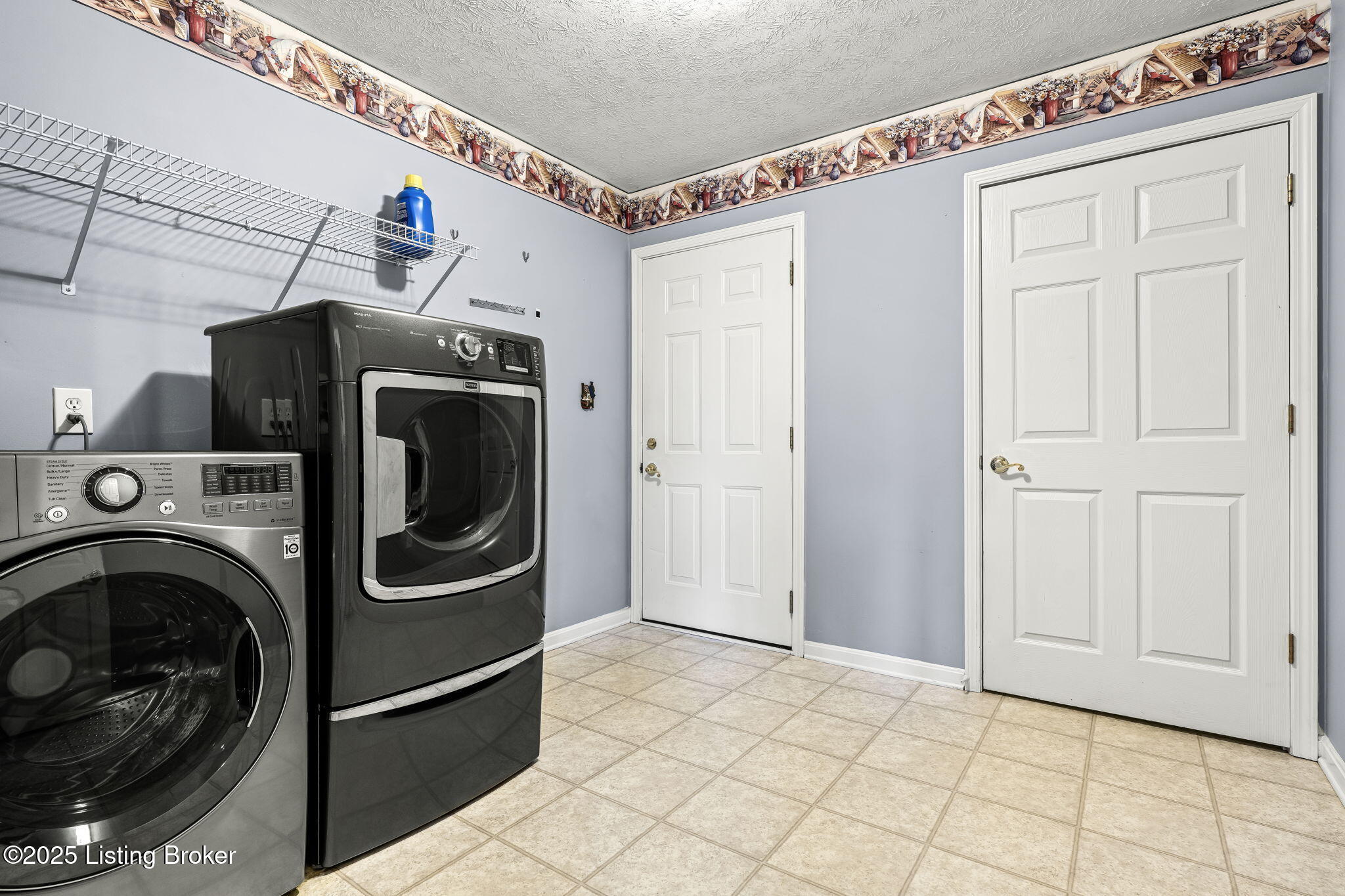 233 Washington Cir Property Photo 20