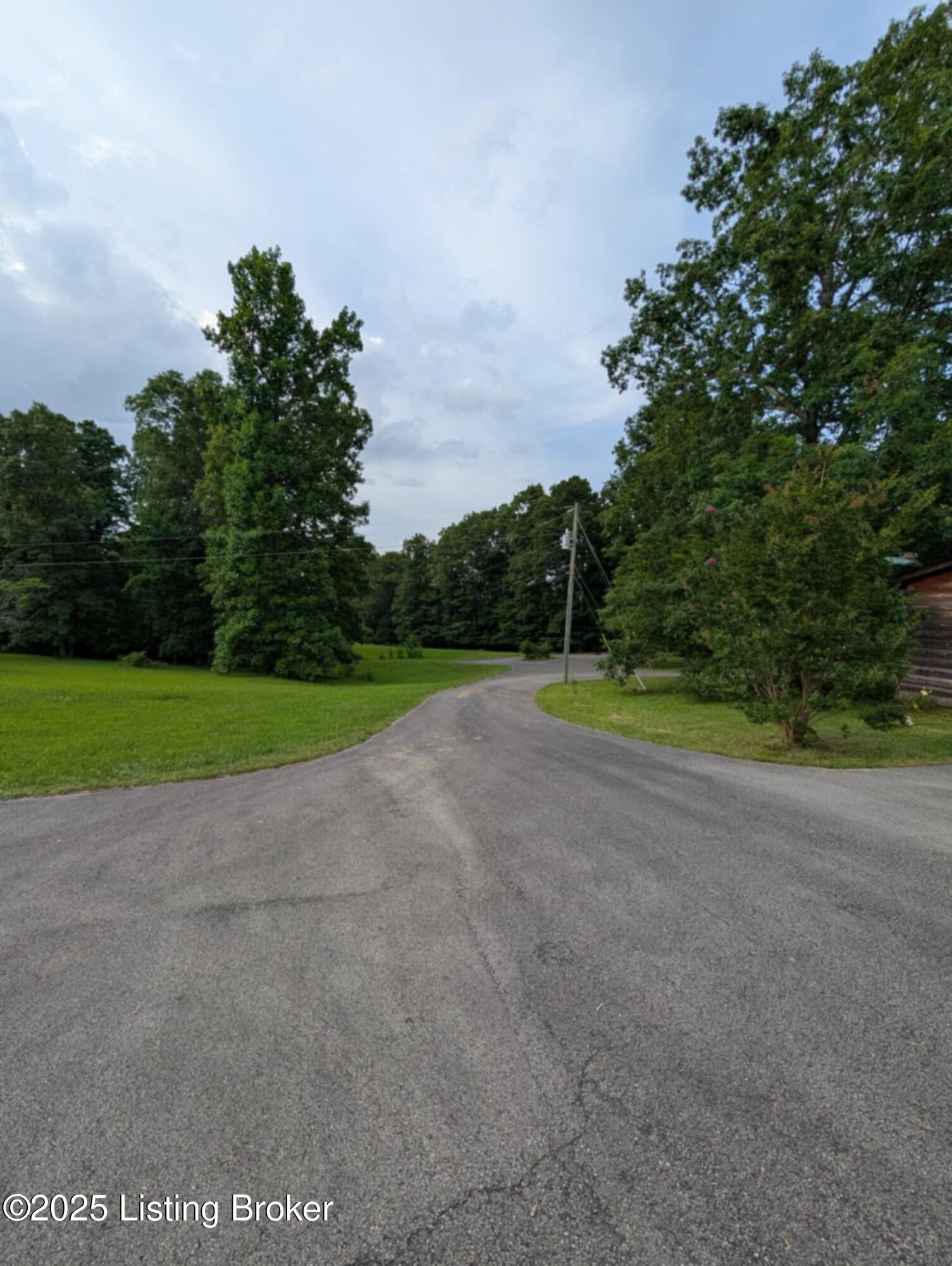 1933 Martin Pierce Rd Property Photo 10