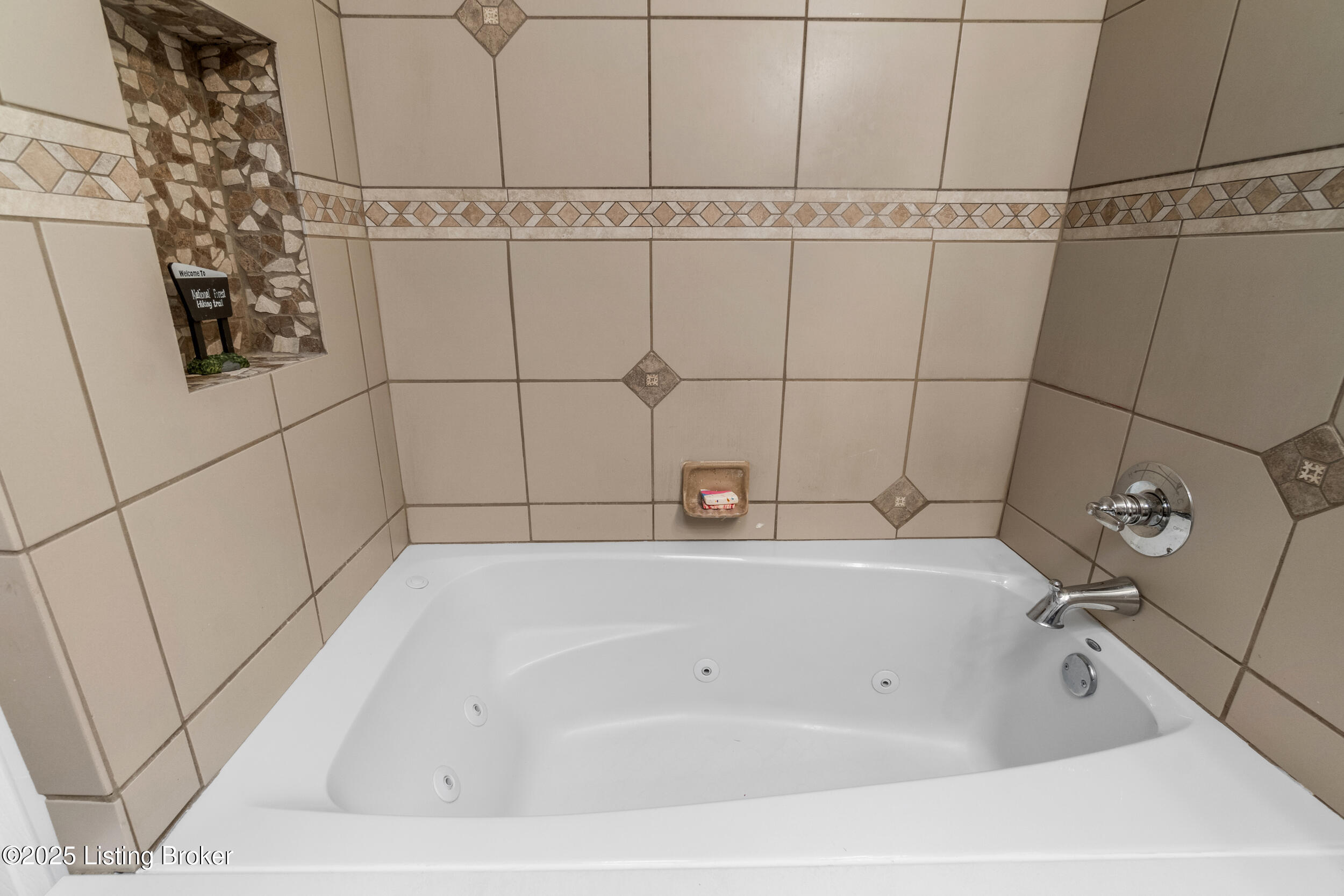 8010 Thixton Ln Property Photo 36