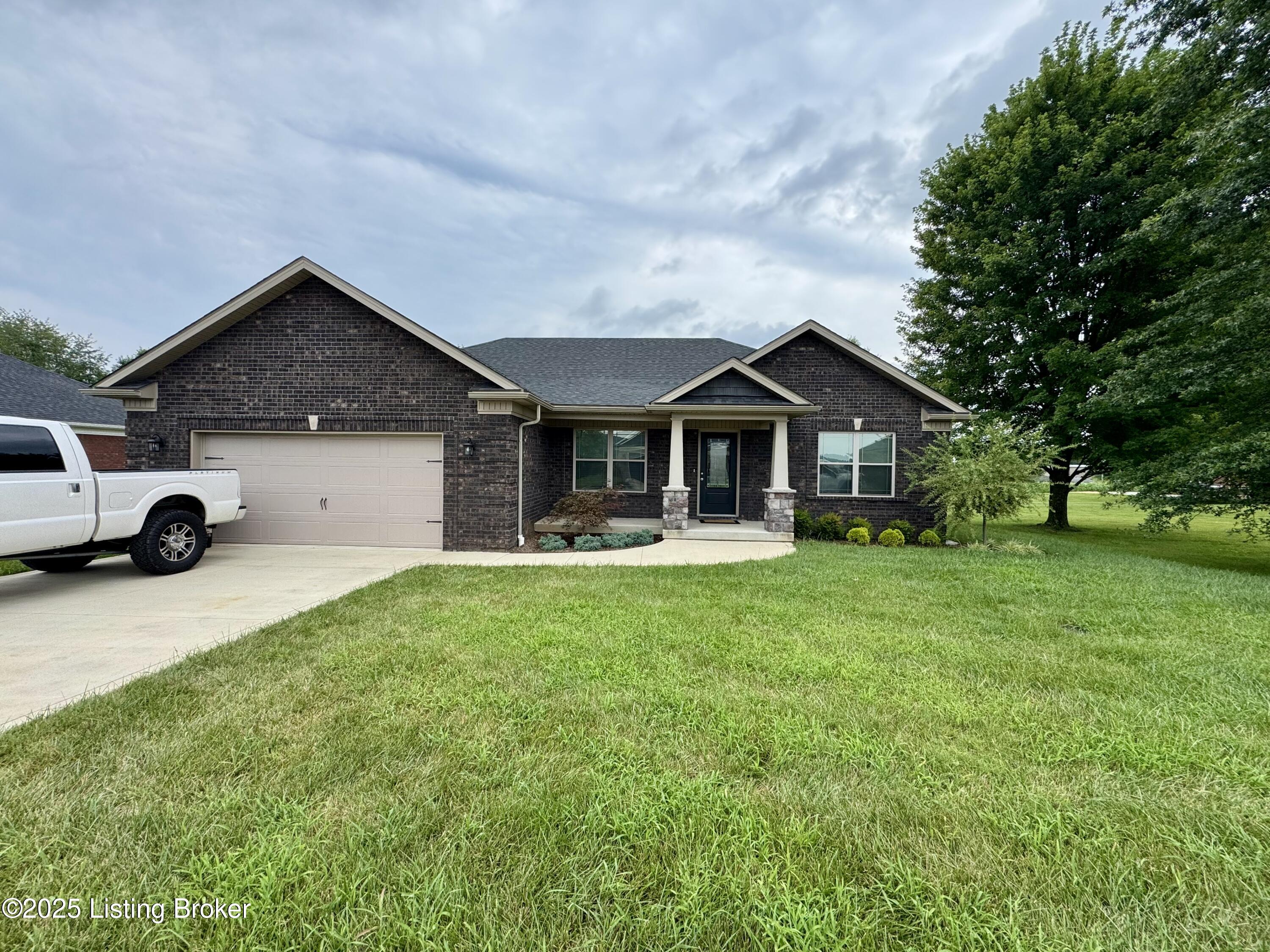 106 Hollow Springs Dr Property Photo 1