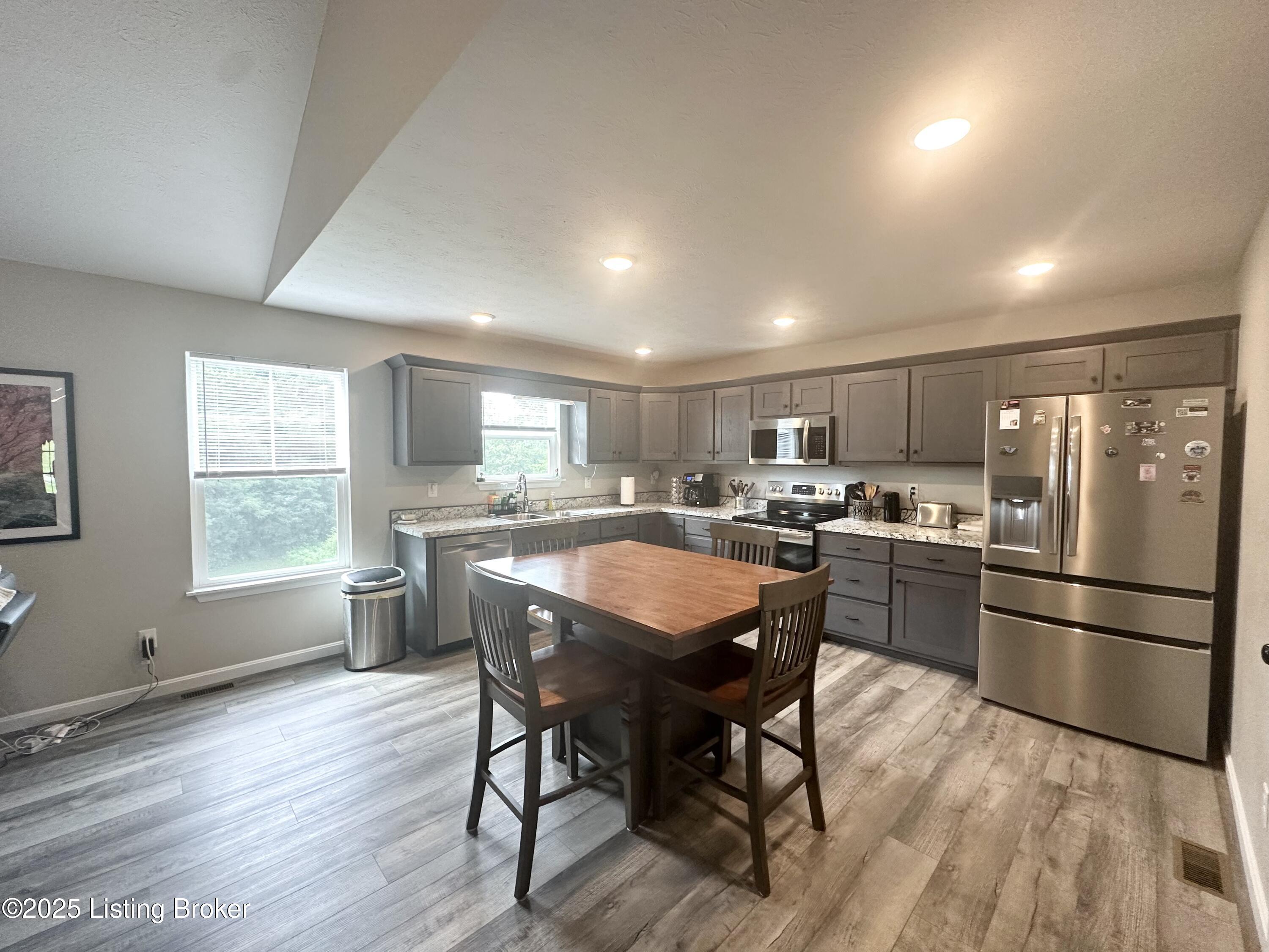 461 High St Property Photo 4
