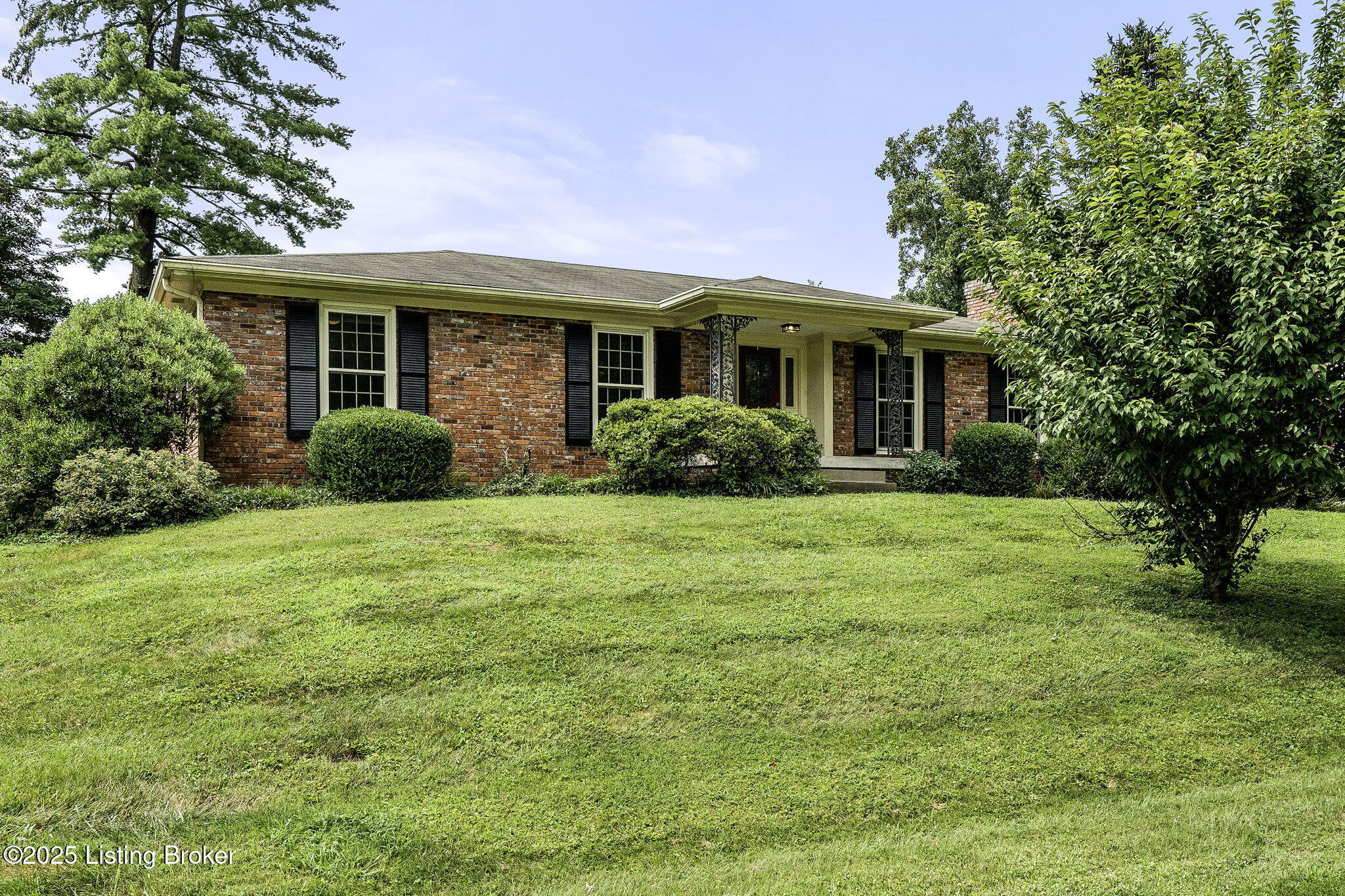 7412 Springvale Dr Property Photo 1