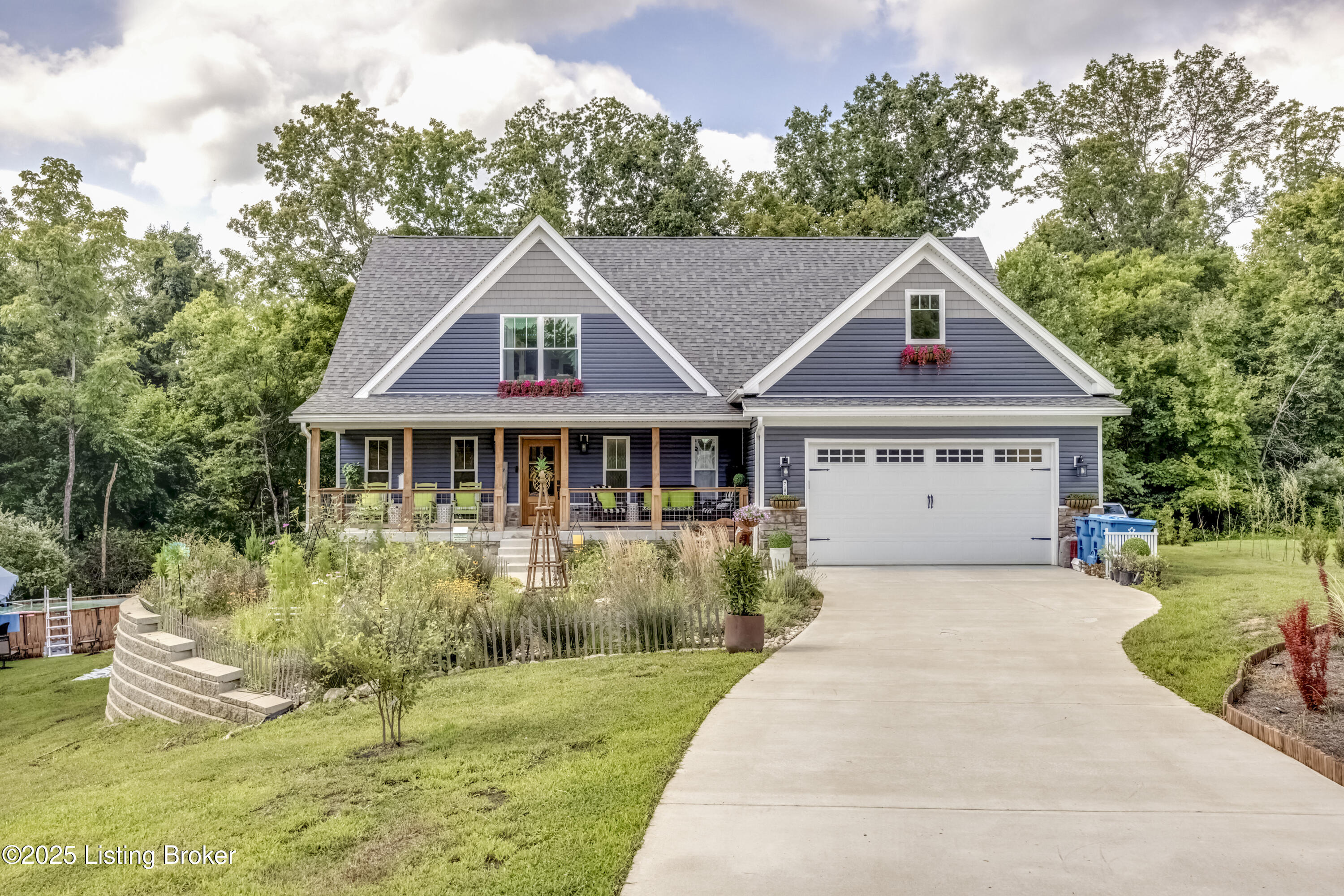 7105 Hollow Oak Ct Property Photo 1