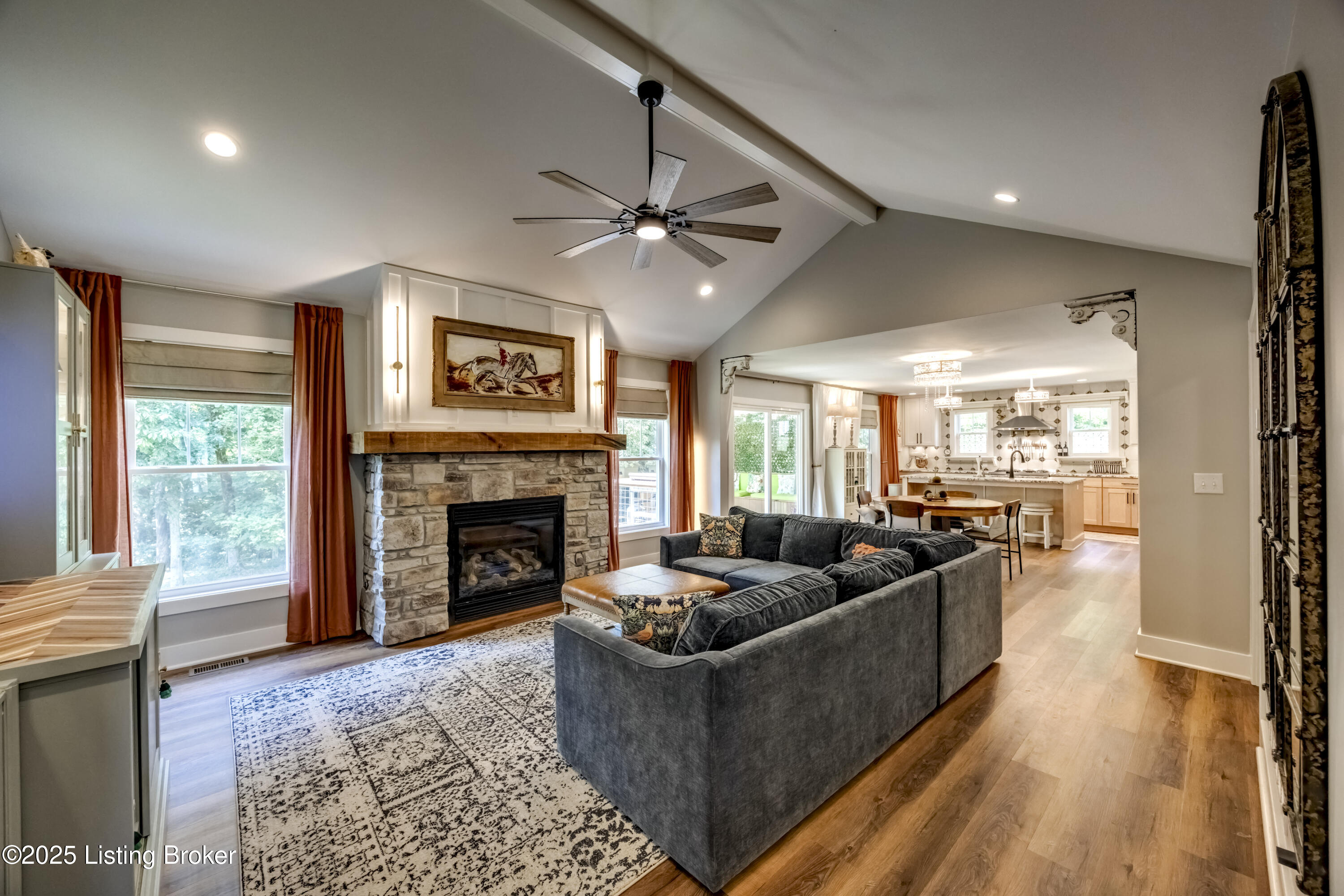 7105 Hollow Oak Ct Property Photo 6