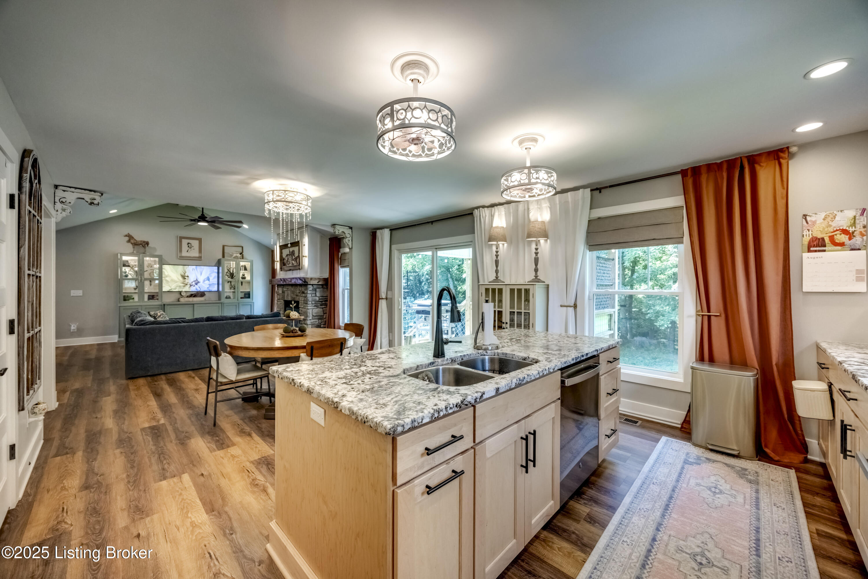 7105 Hollow Oak Ct Property Photo 17