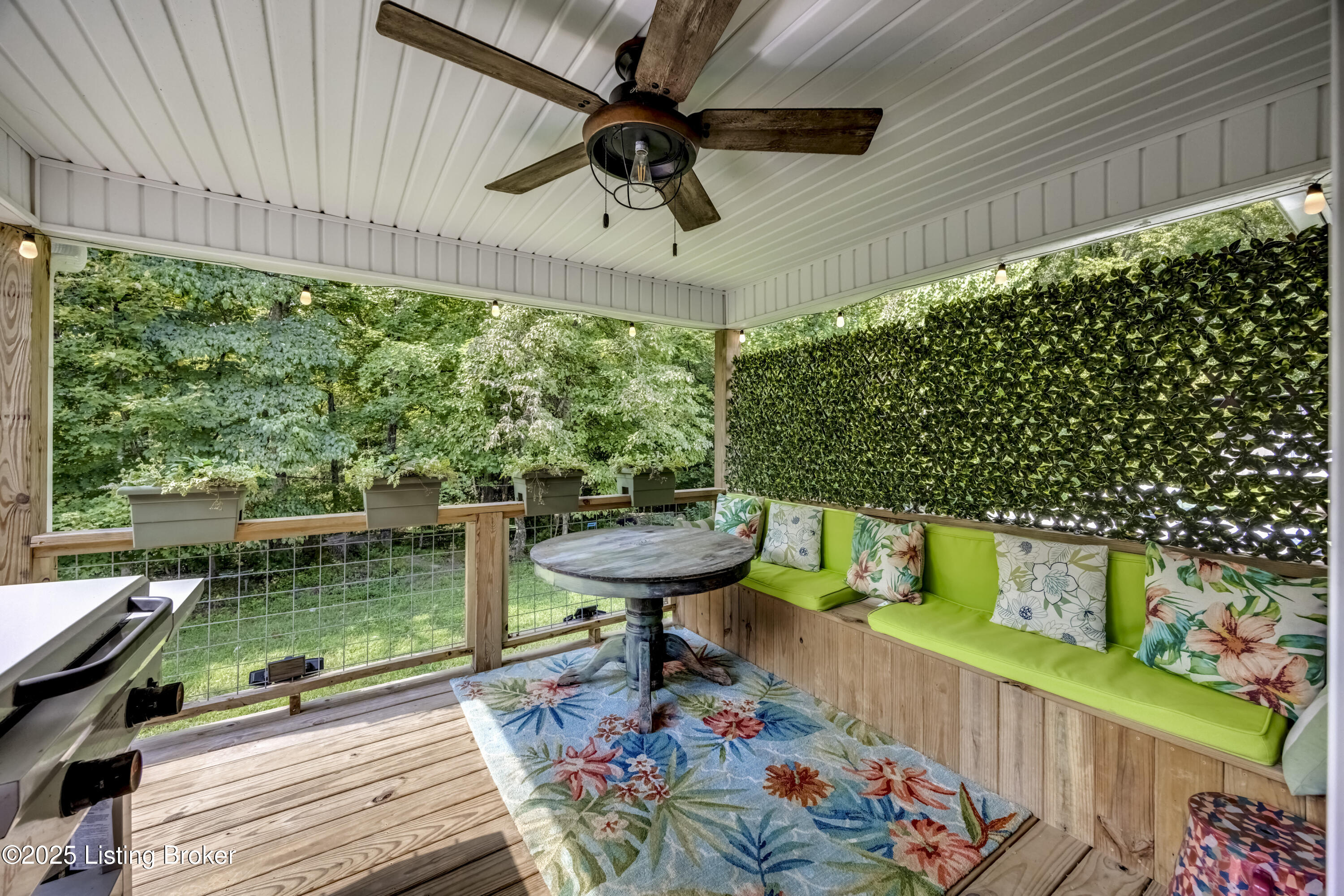 7105 Hollow Oak Ct Property Photo 20