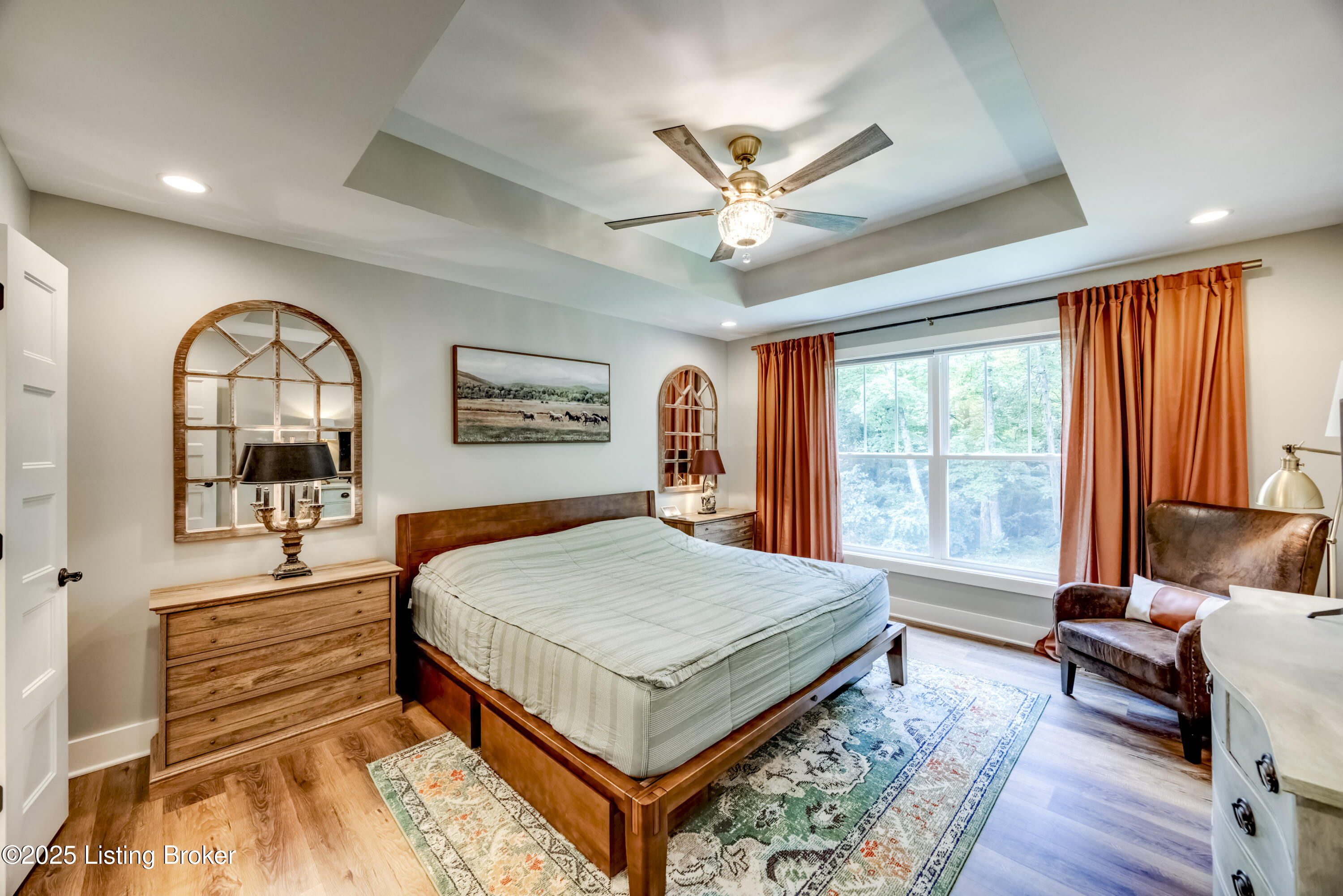 7105 Hollow Oak Ct Property Photo 23