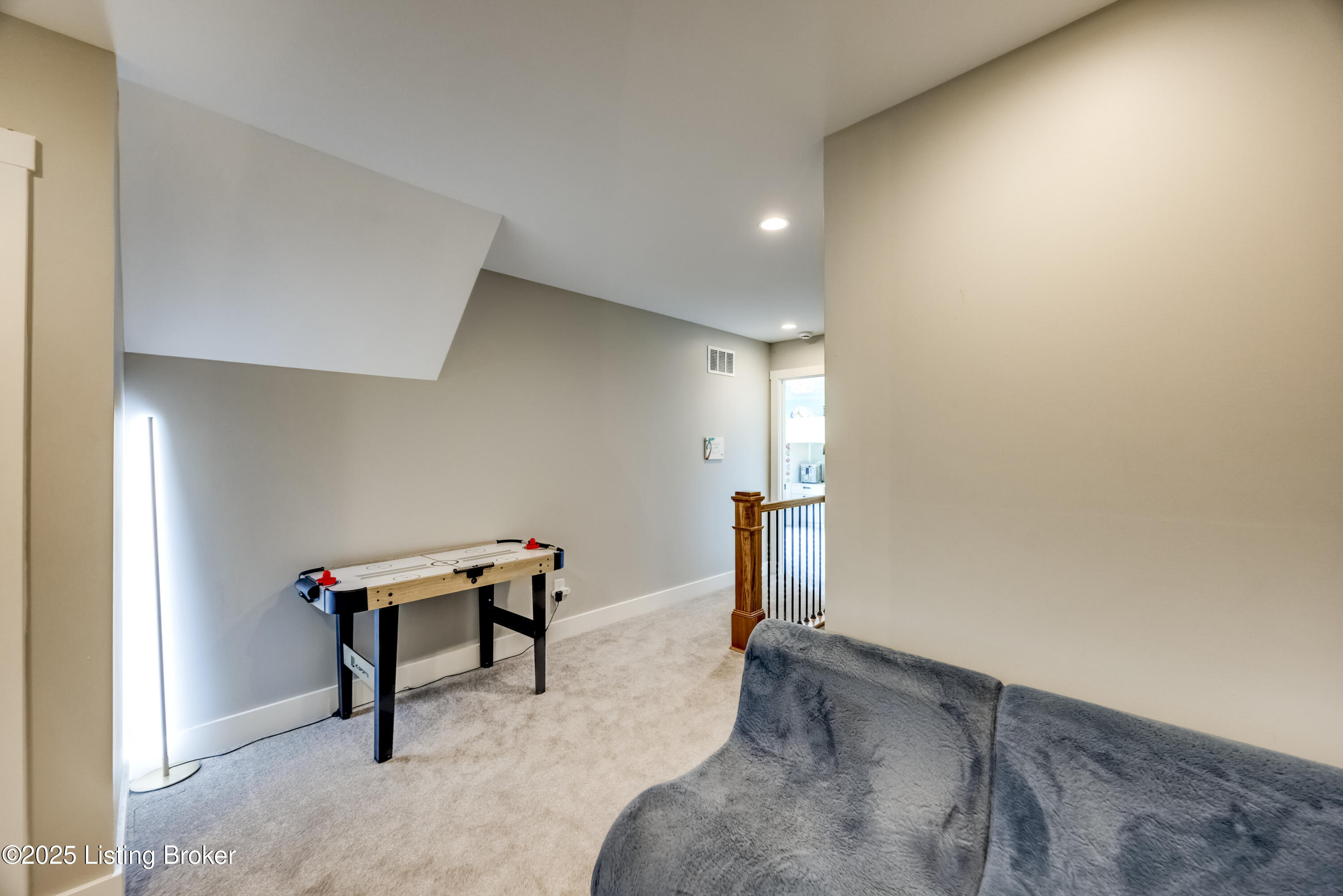 7105 Hollow Oak Ct Property Photo 31