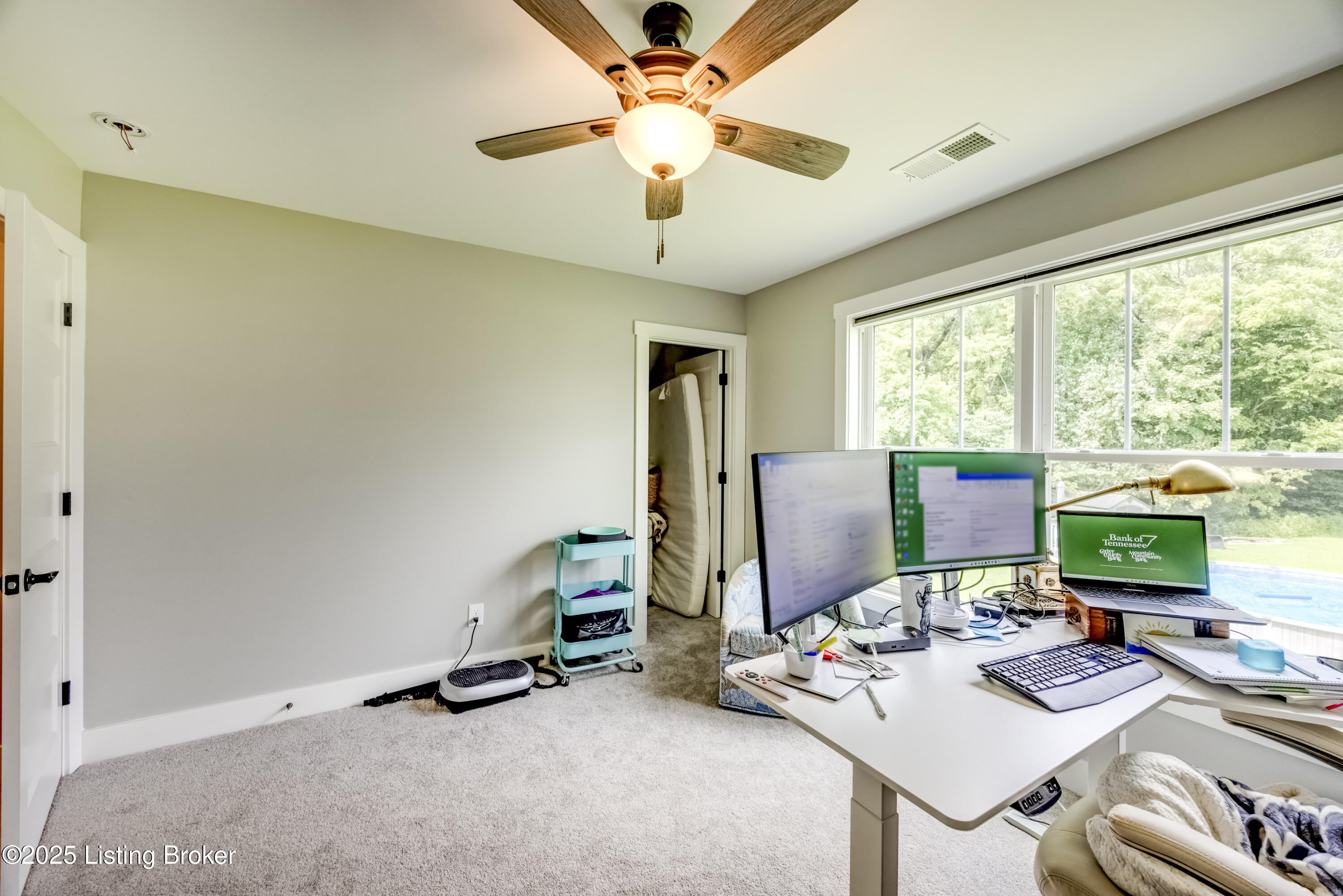 7105 Hollow Oak Ct Property Photo 35