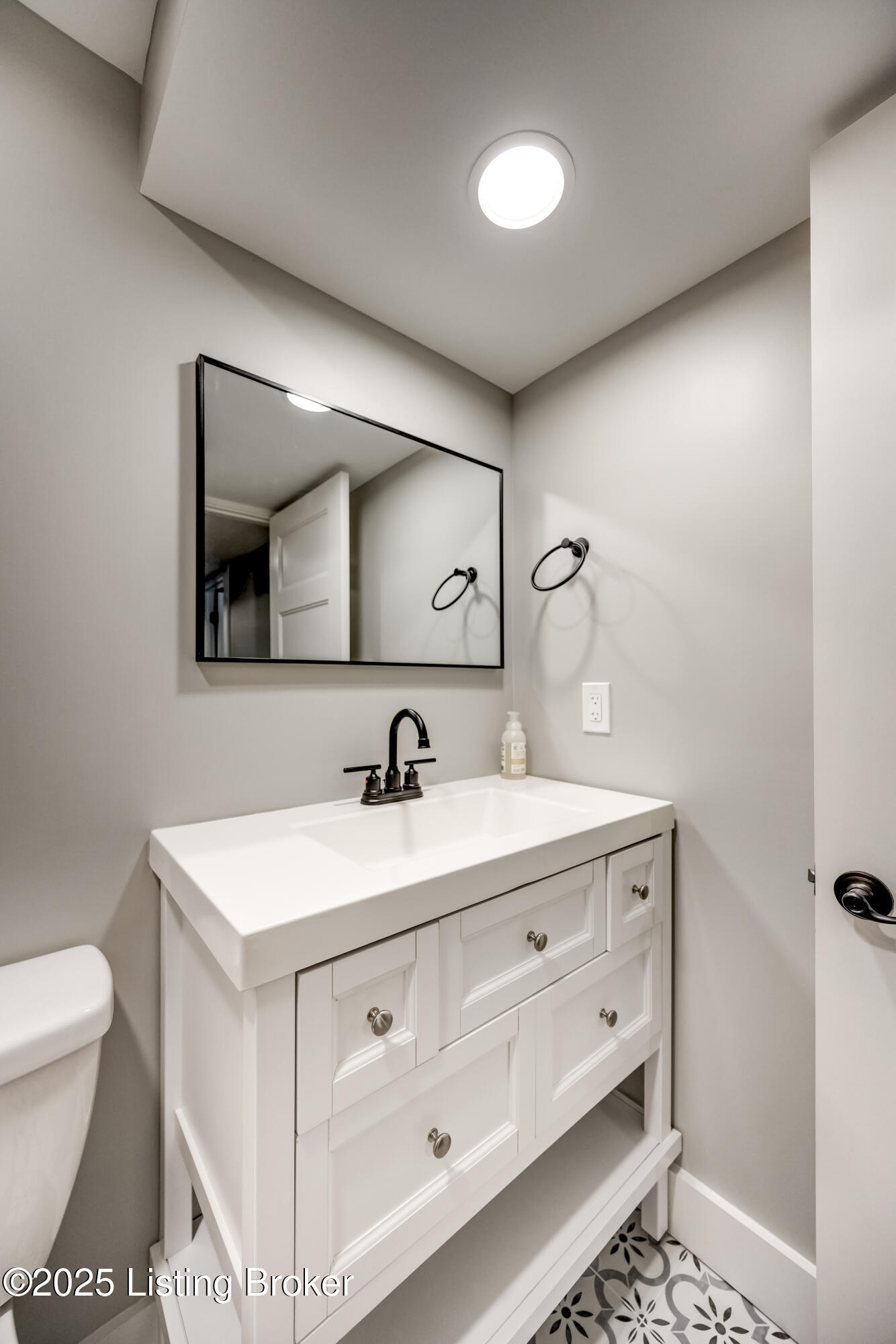 7105 Hollow Oak Ct Property Photo 47
