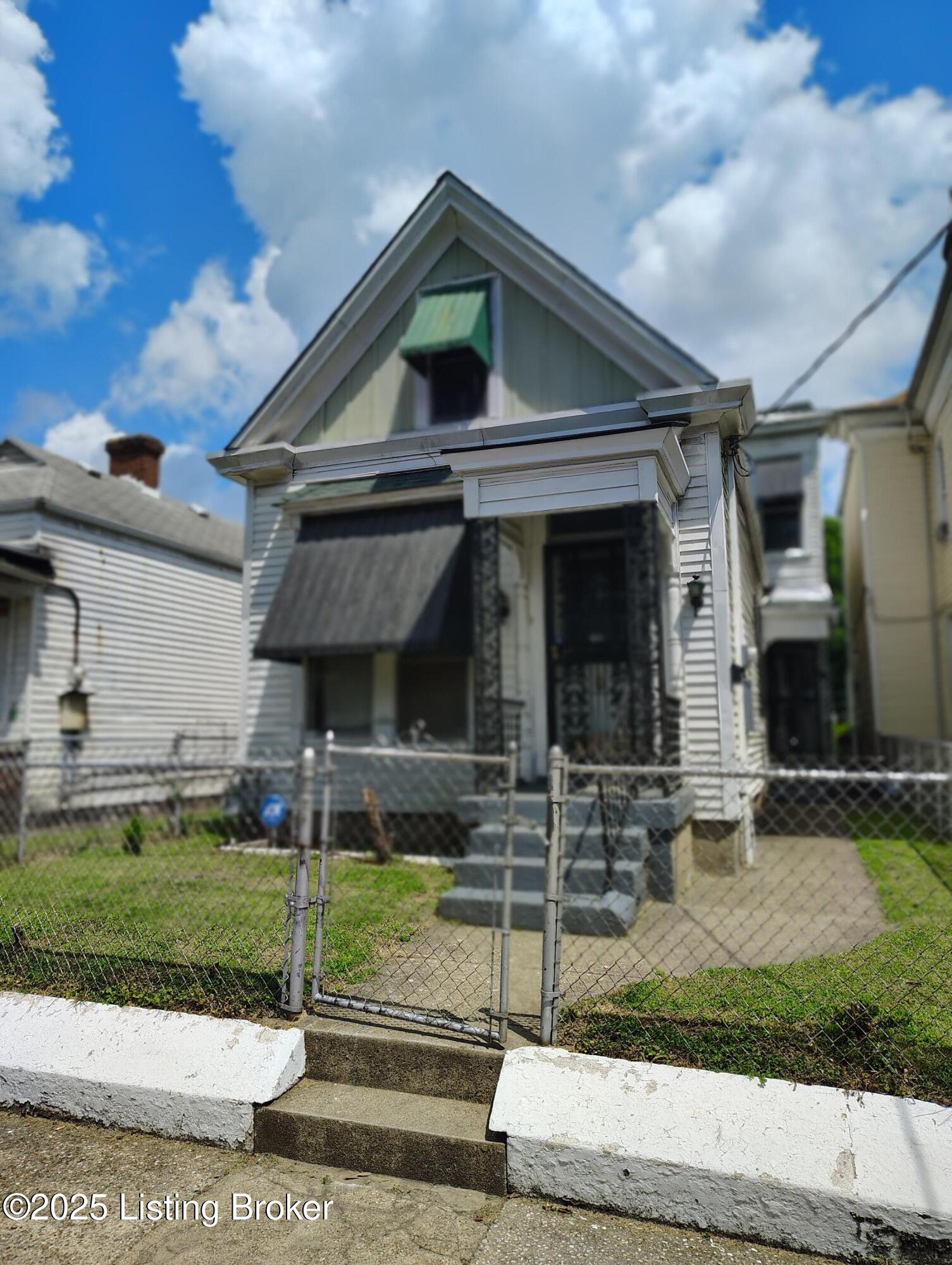 707 E St Catherine St Property Photo 1