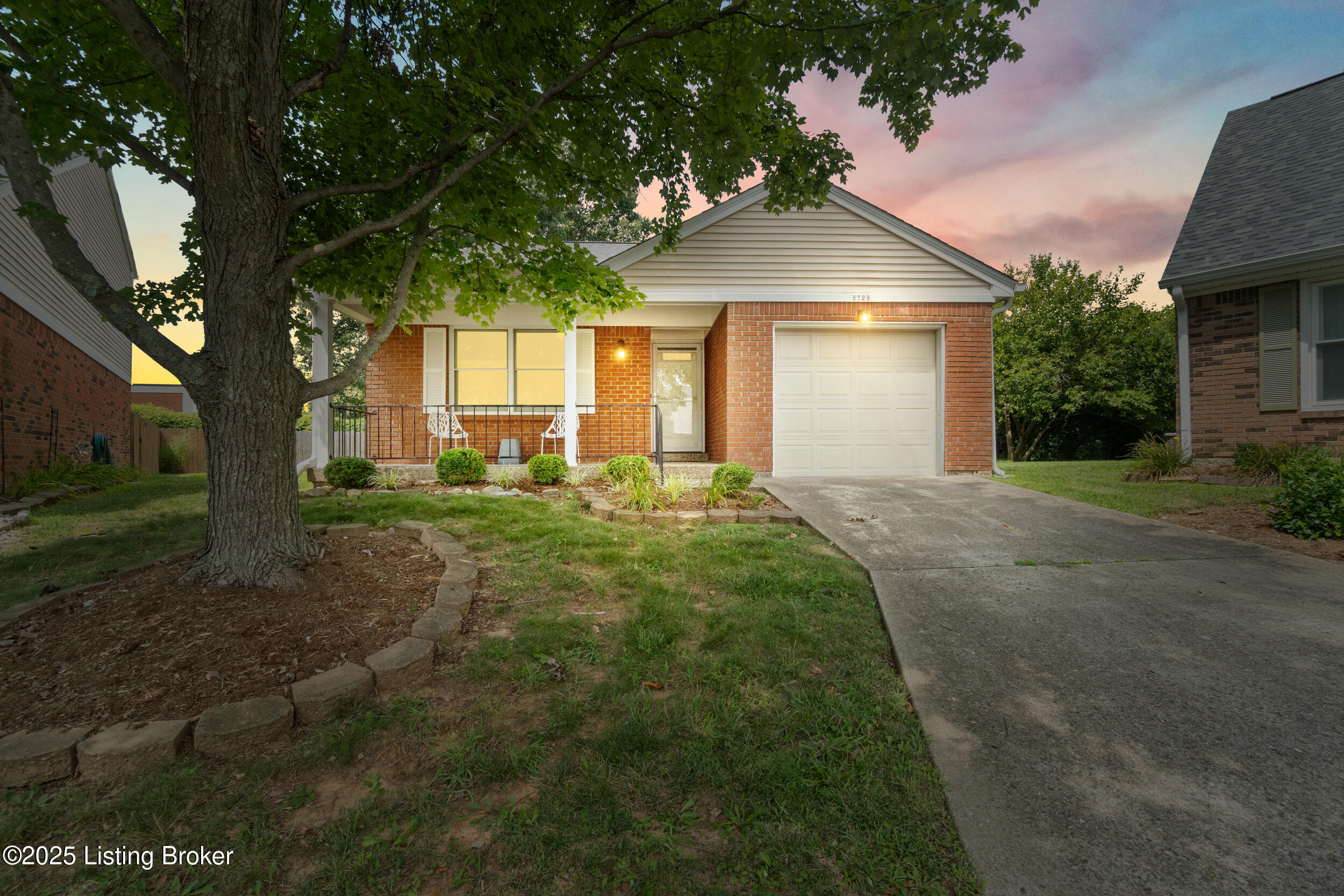 8723 Deer Point Ct Property Photo 1