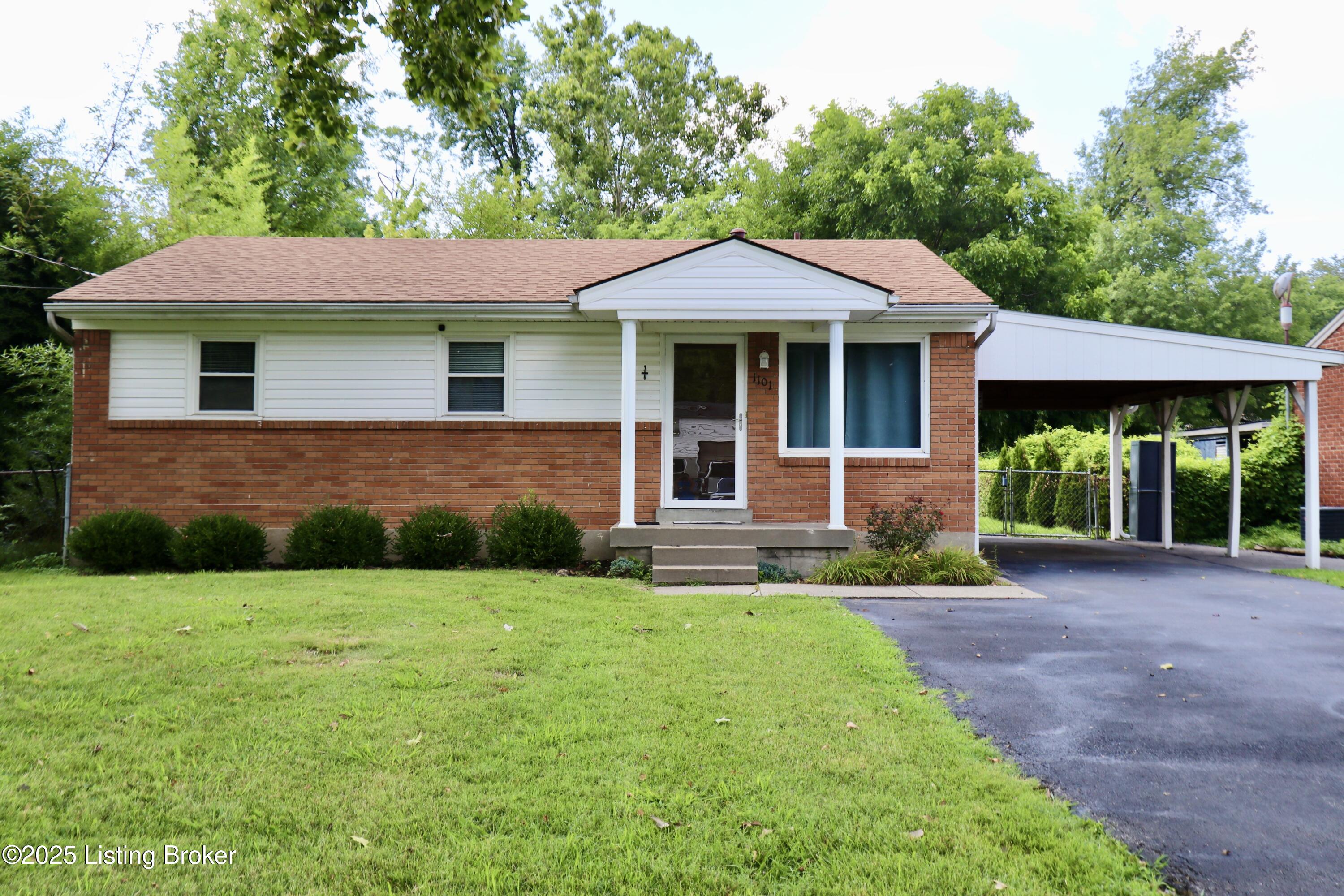 1101 Lone Oak Ave Property Photo 1