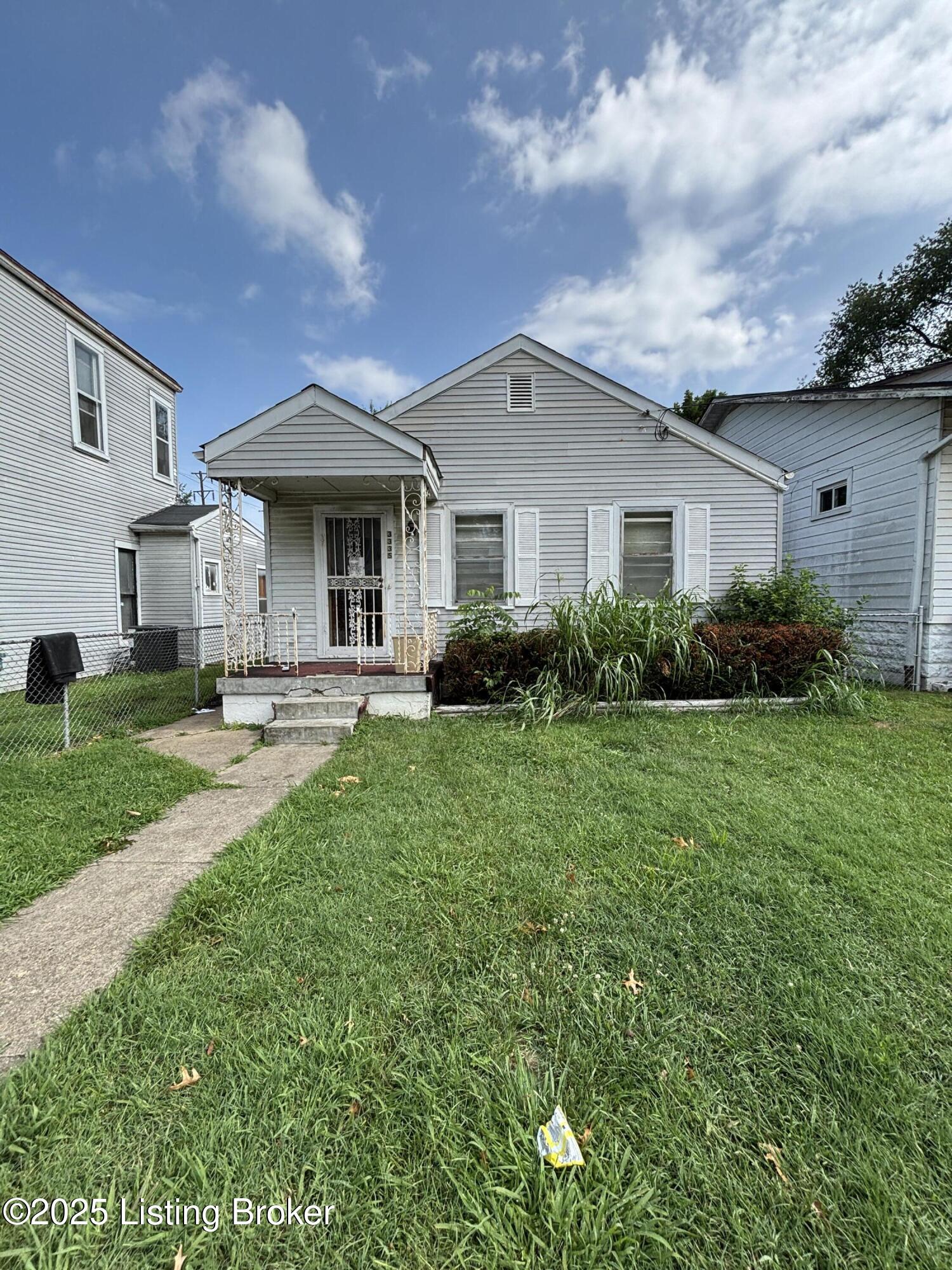 3335 Greenwood Ave Property Photo 1
