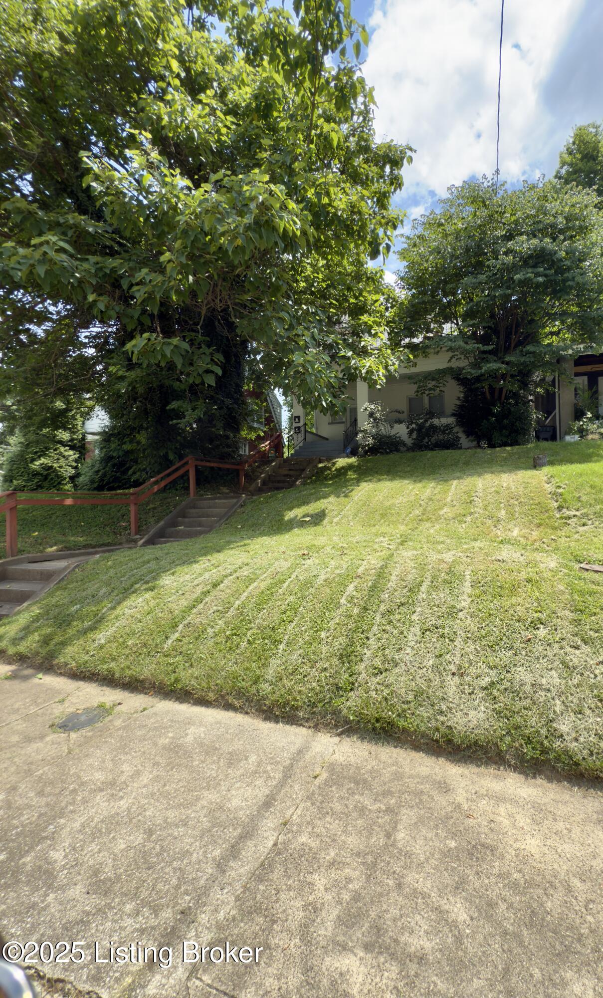 153 N Bellaire Ave Property Photo 5