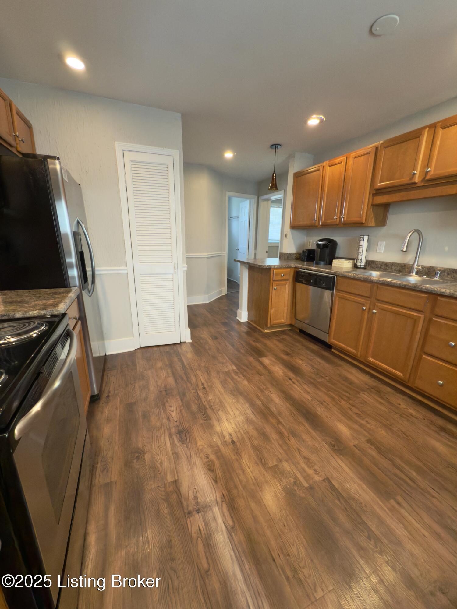 153 N Bellaire Ave Property Photo 15