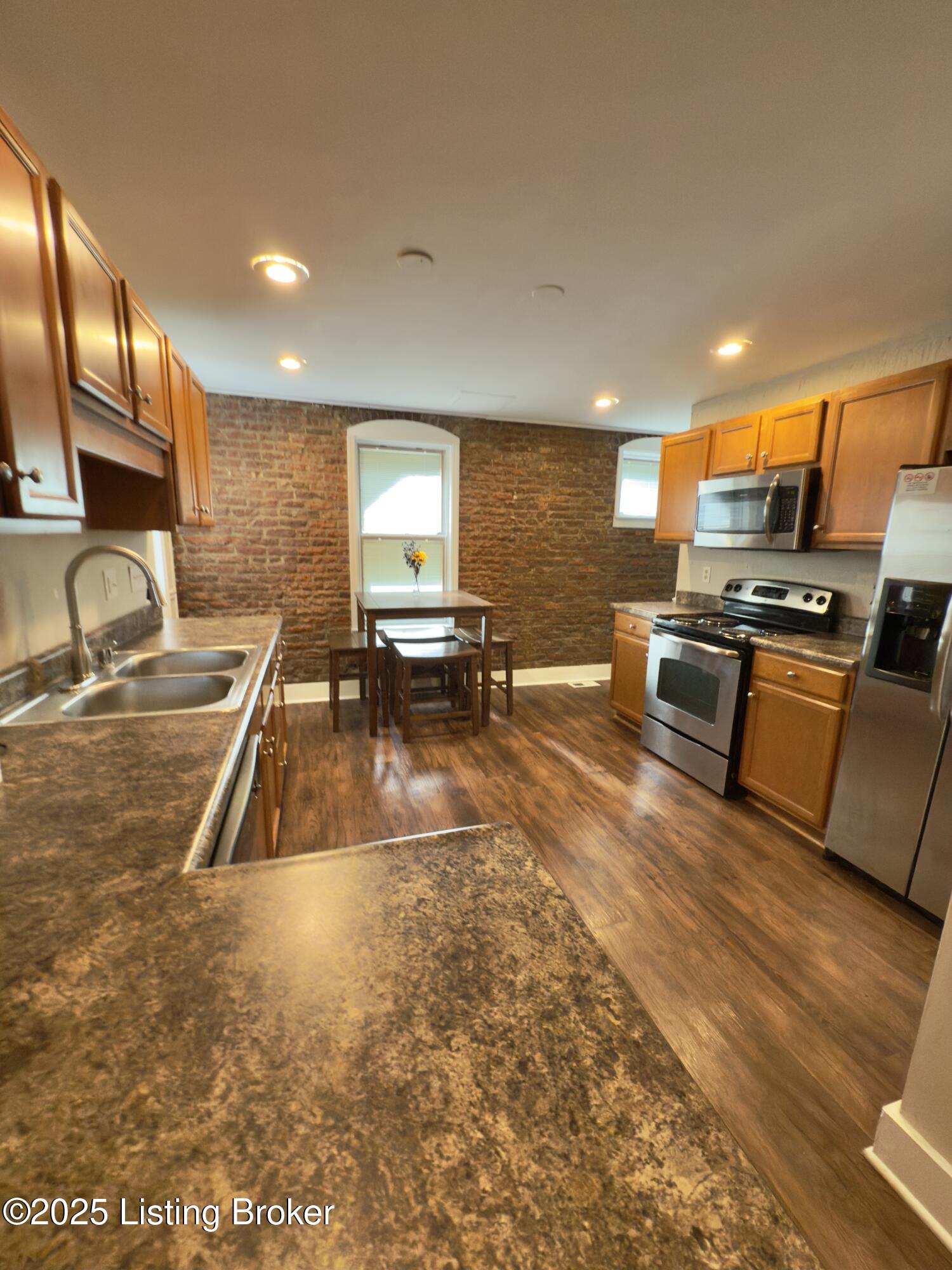 153 N Bellaire Ave Property Photo 17