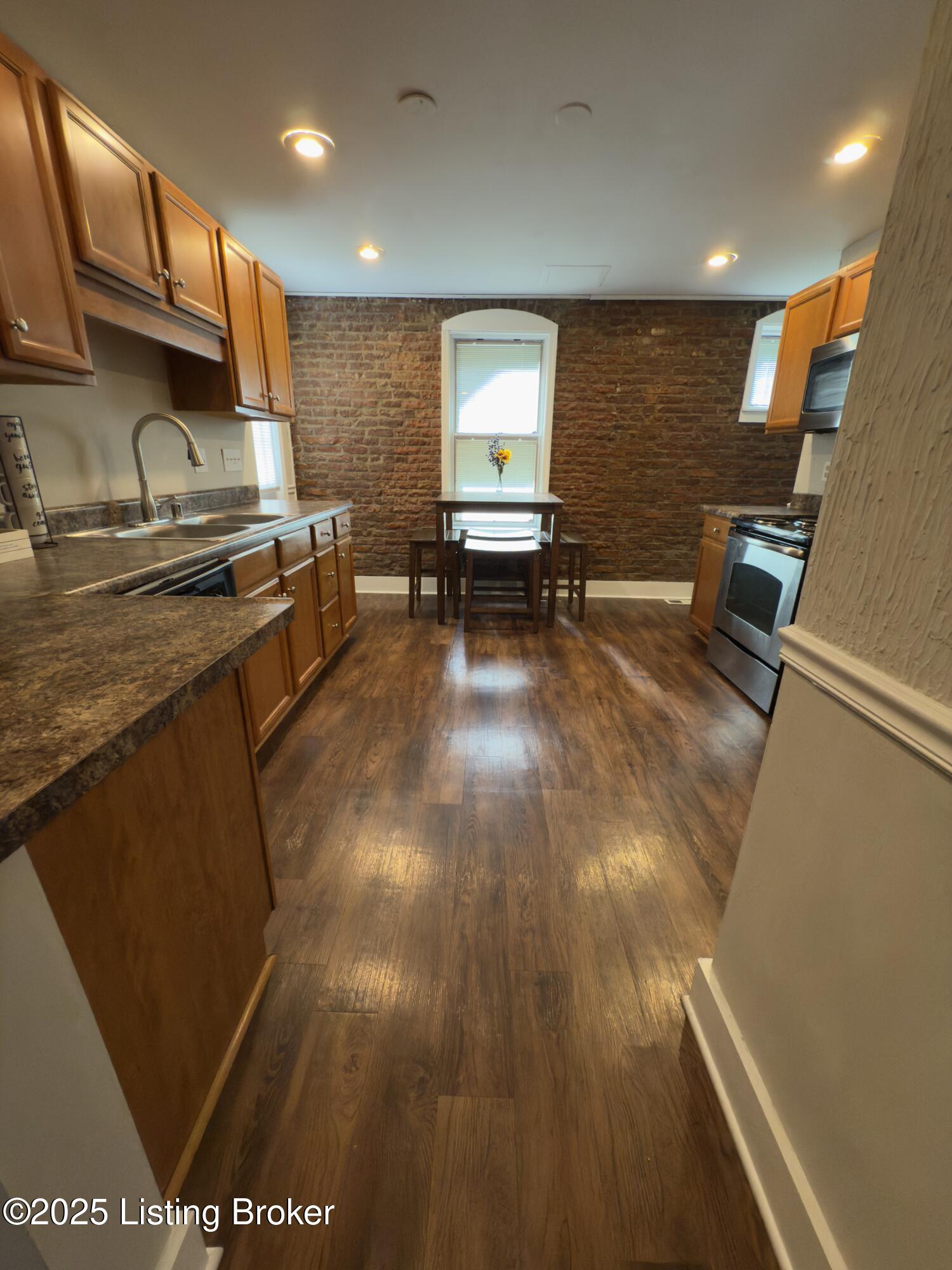 153 N Bellaire Ave Property Photo 18