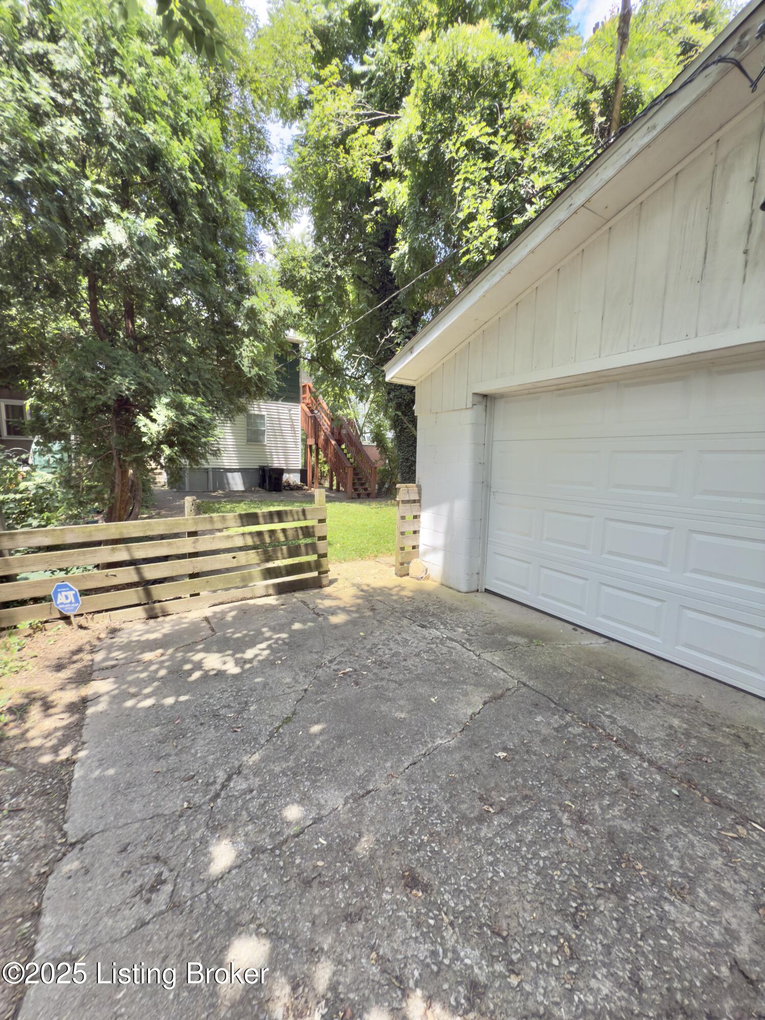 153 N Bellaire Ave Property Photo 46