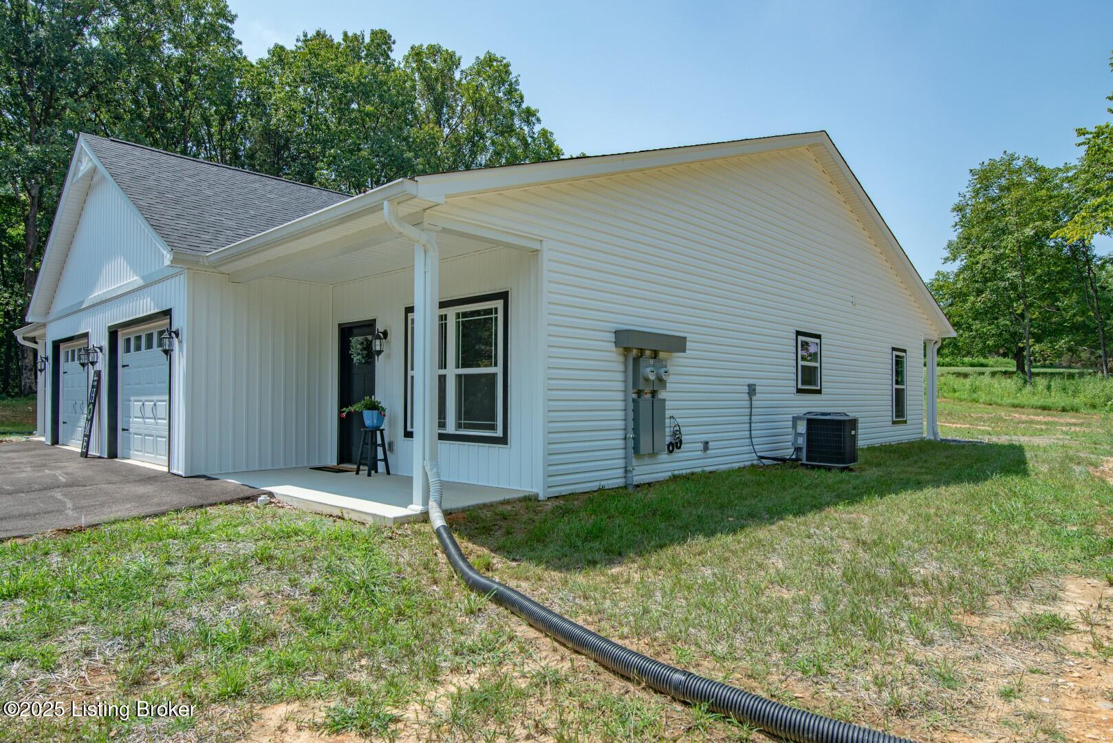 295 Piping Rock Rd Rd Property Photo 4