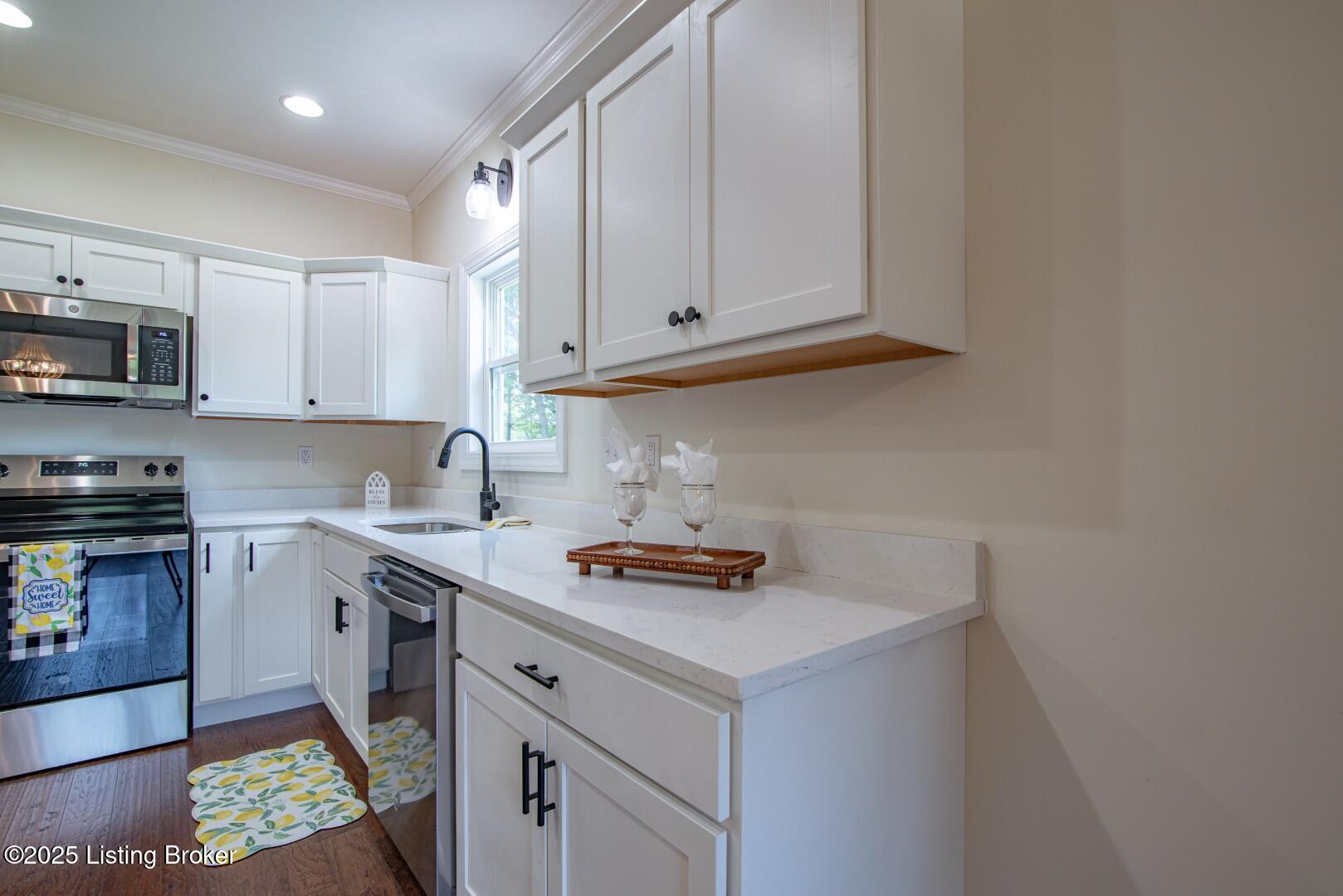 295 Piping Rock Rd Rd Property Photo 16