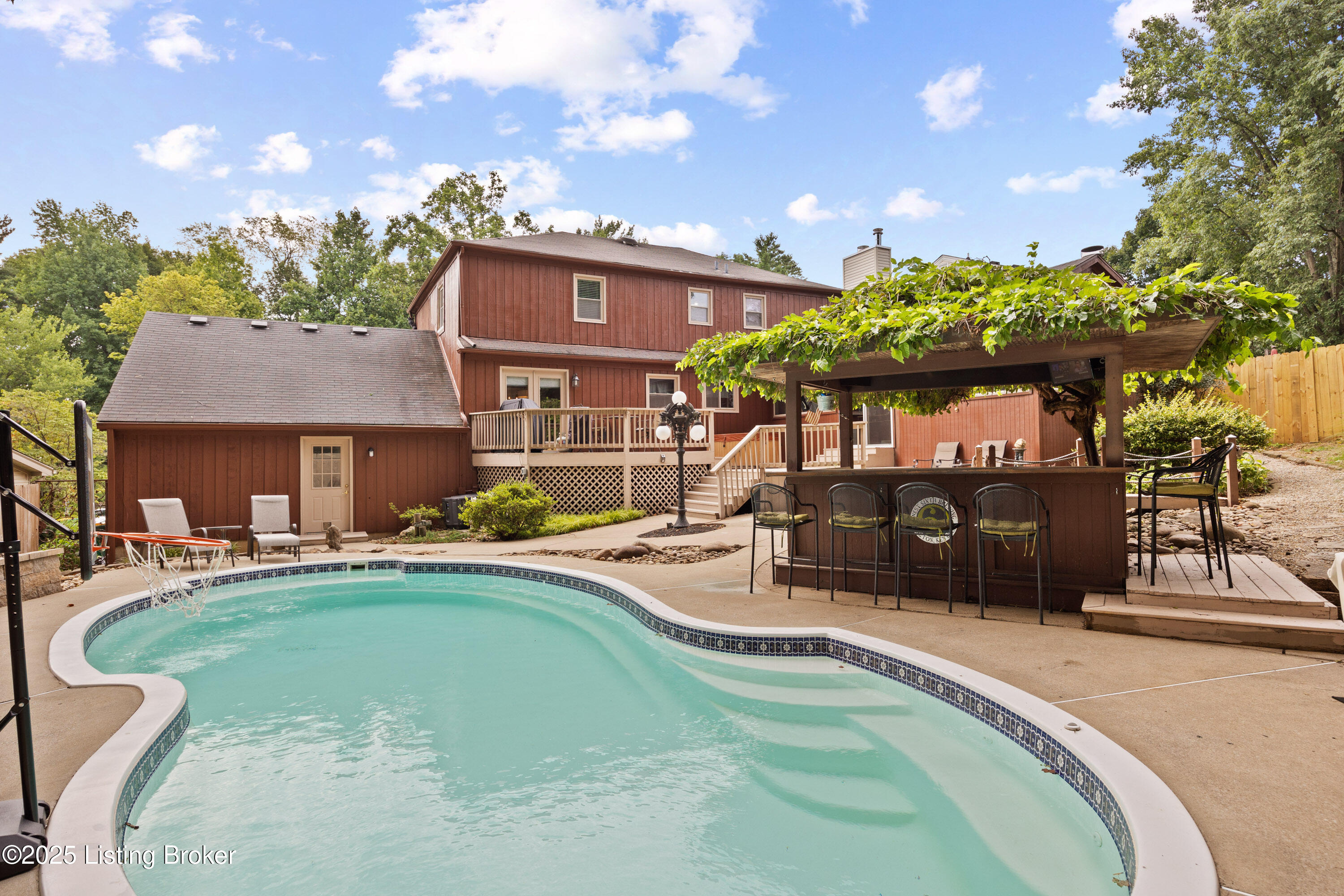 8111 Barbour Manor Dr Property Photo 2