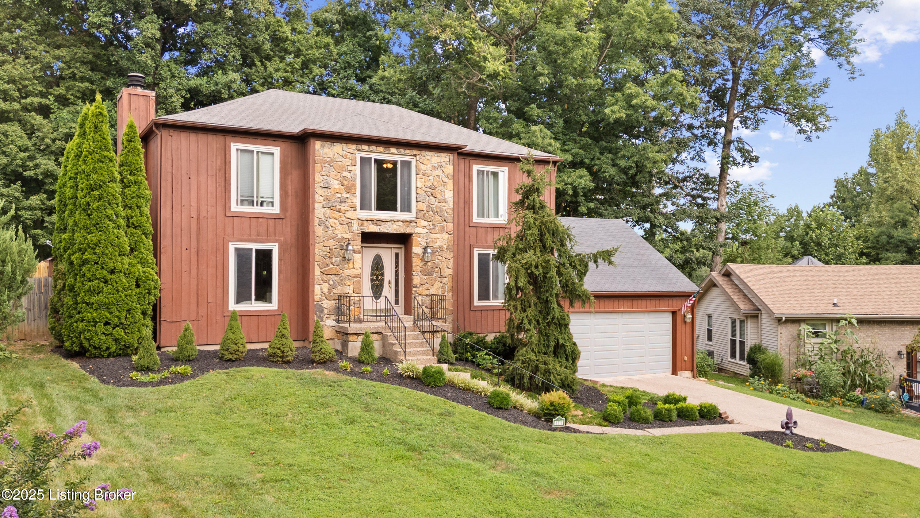 8111 Barbour Manor Dr Property Photo 4