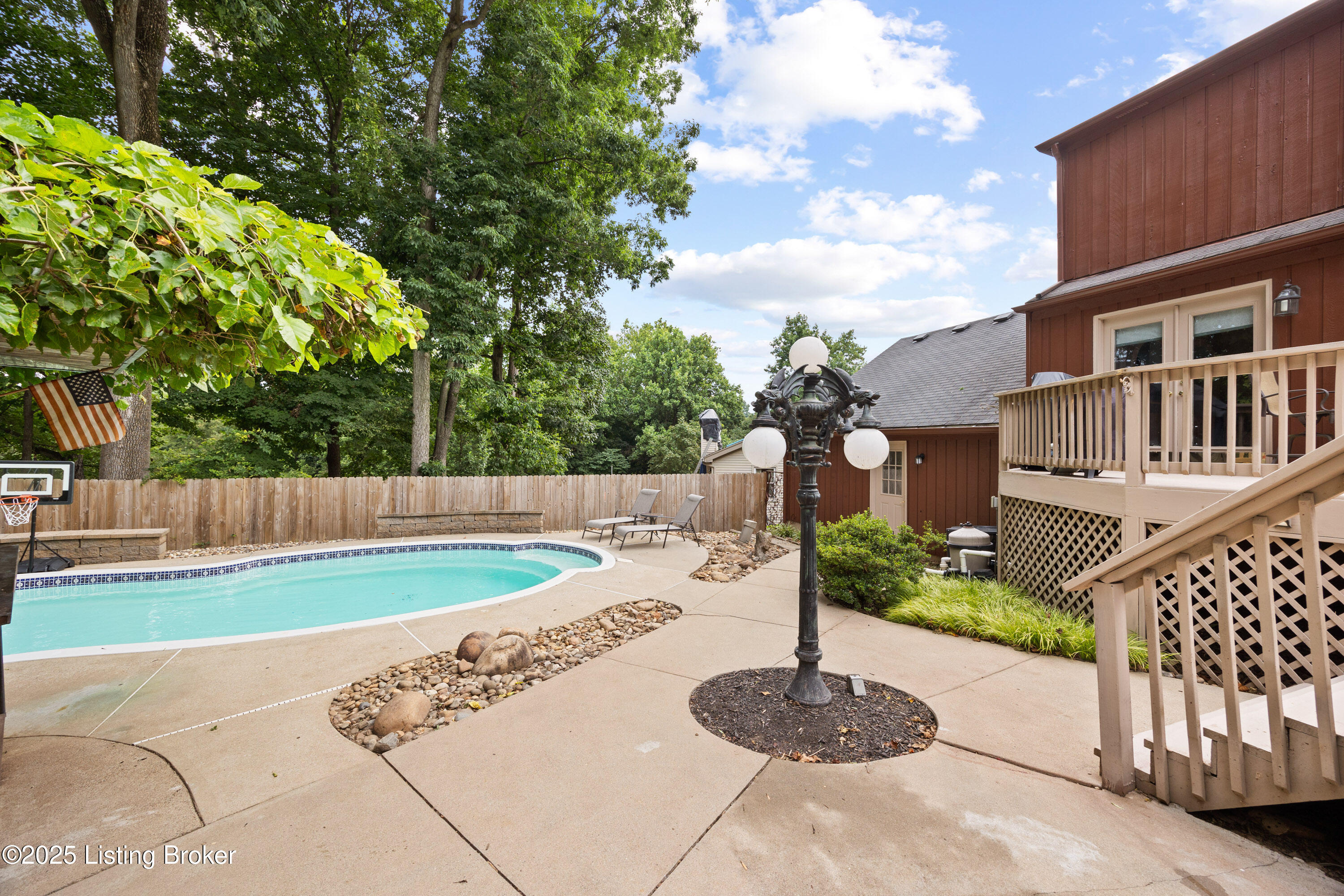 8111 Barbour Manor Dr Property Photo 38