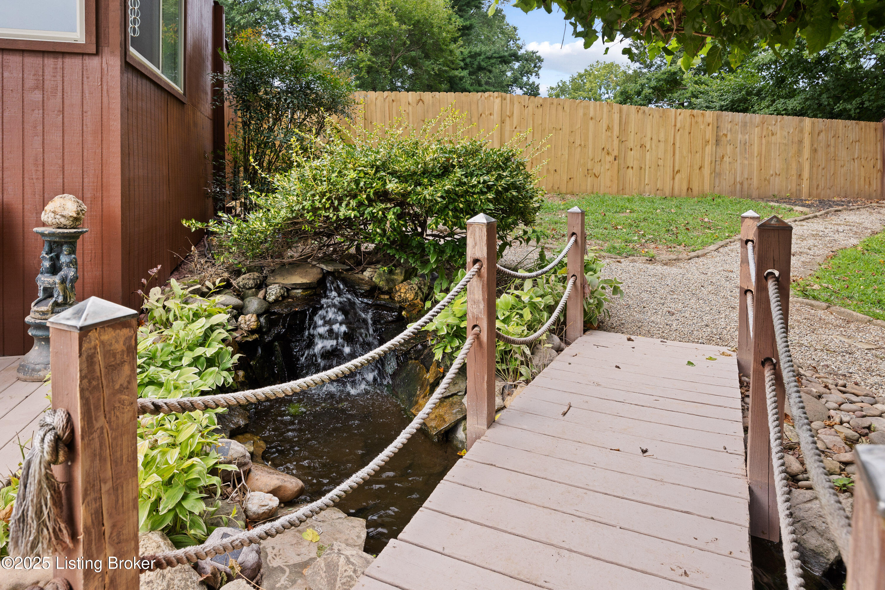 8111 Barbour Manor Dr Property Photo 44