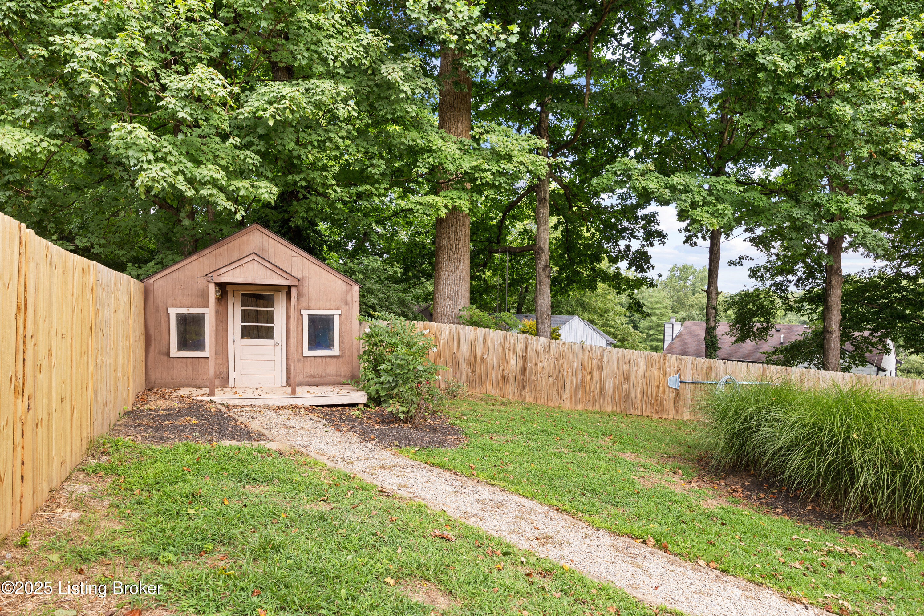 8111 Barbour Manor Dr Property Photo 45