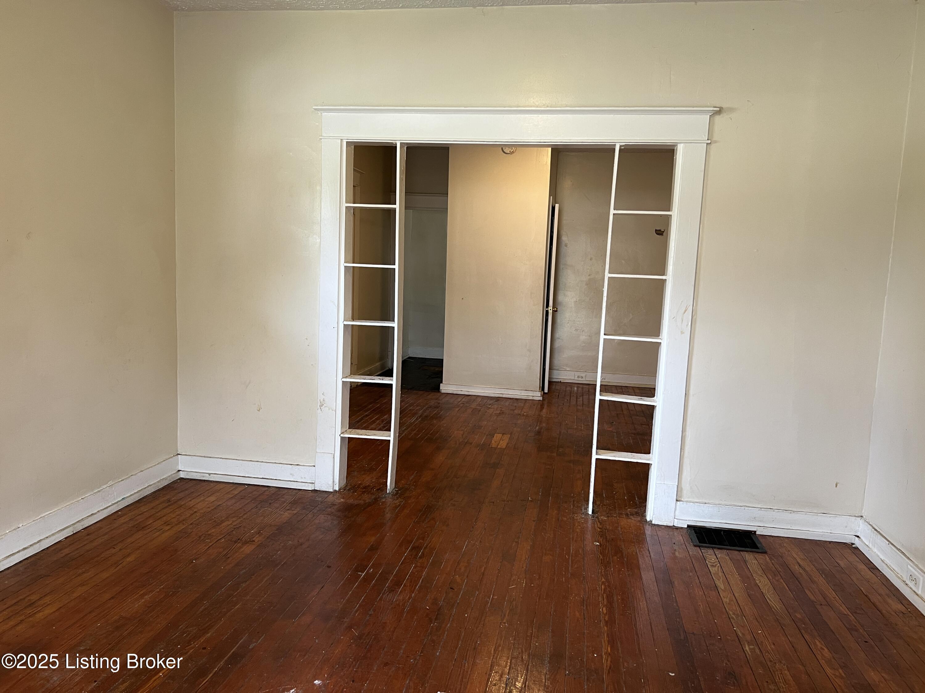 1009 S 29th St Property Photo 3
