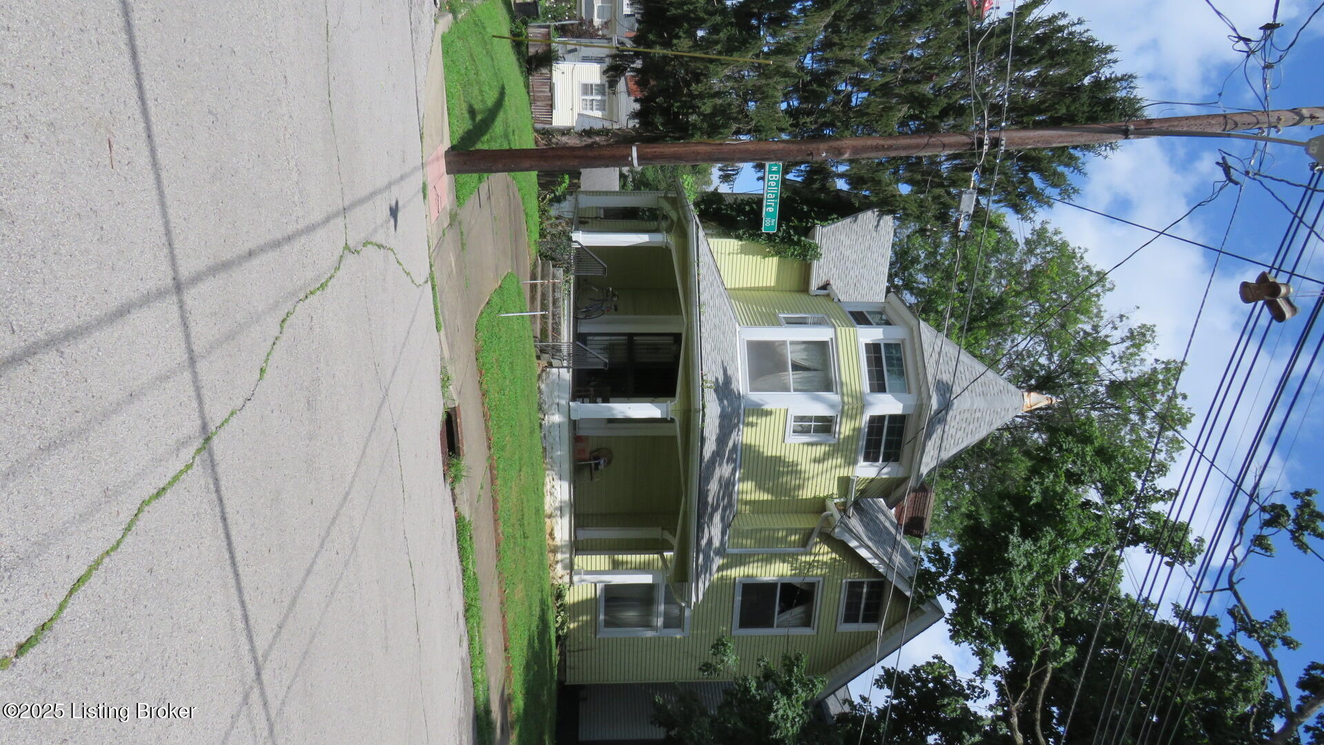 180 N Bellaire Ave Property Photo 1