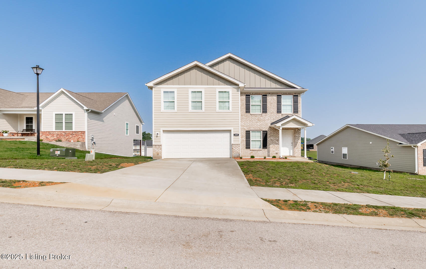 109 Highpoint Ct Property Photo 1