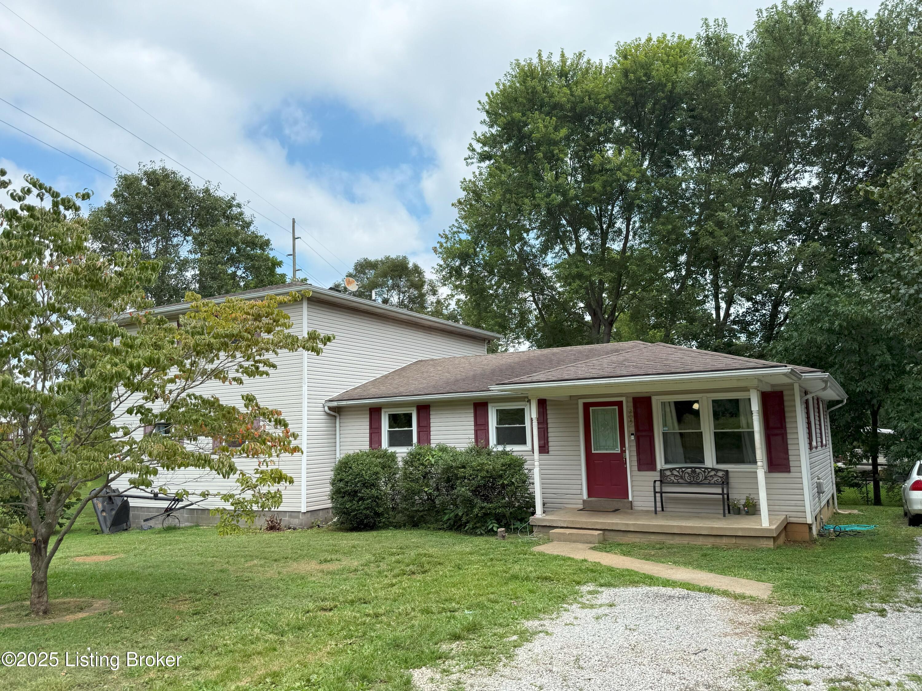 205 Fraim St Property Photo 1