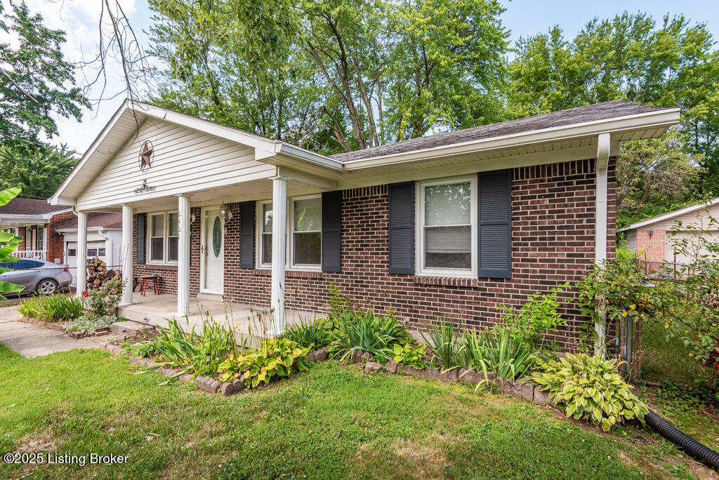 6404 Terry Rd Property Photo 1