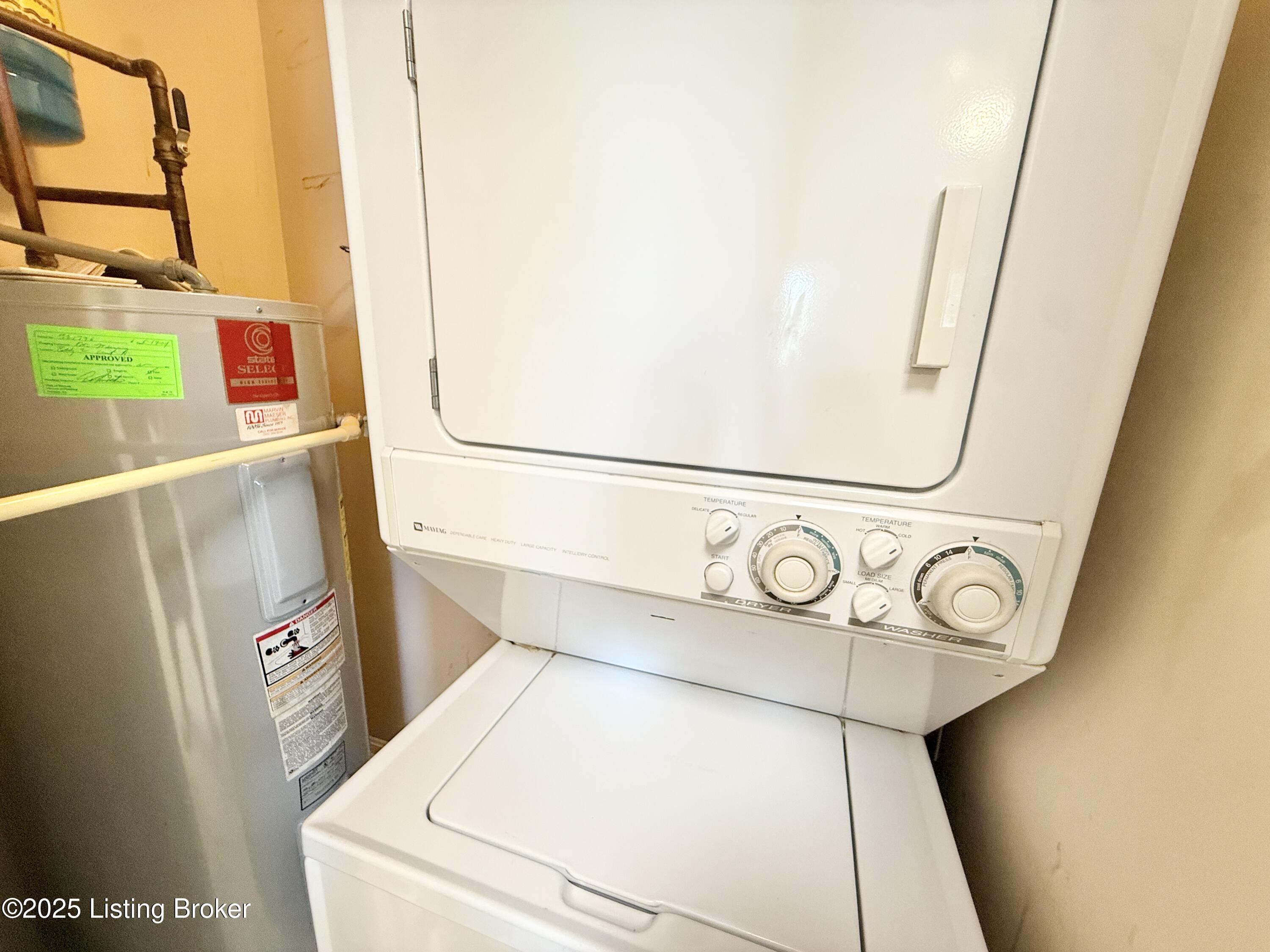 120 Woodlake Ct Property Photo 10
