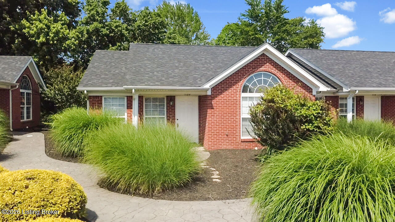 120 Woodlake Ct Property Photo 45