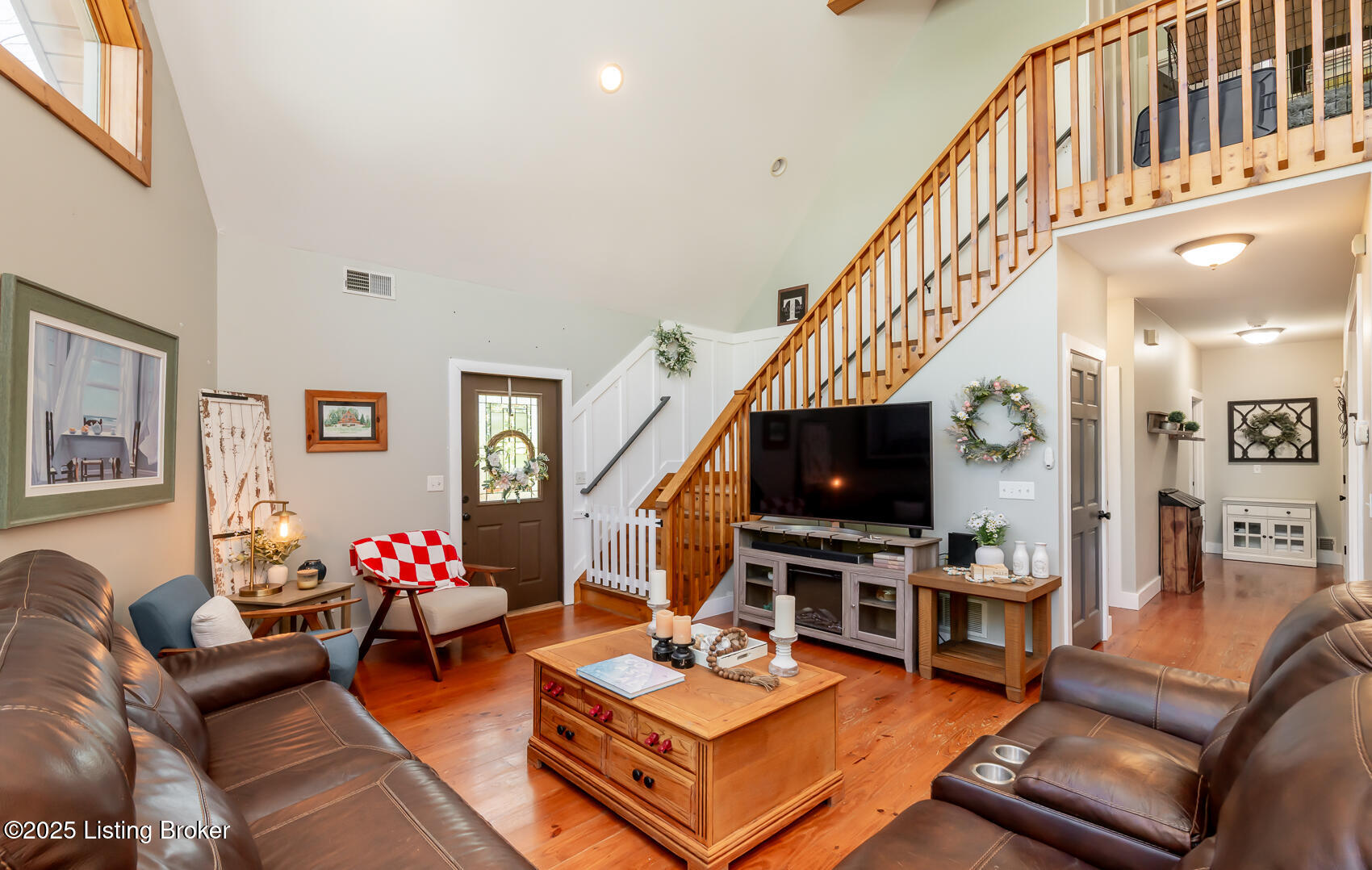 151 Pleasant Railway Property Photo 5