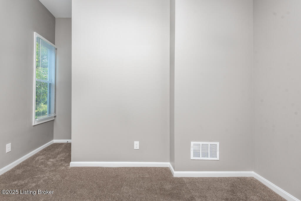 665 S 41st St Property Photo 14