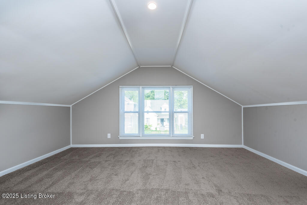 665 S 41st St Property Photo 18