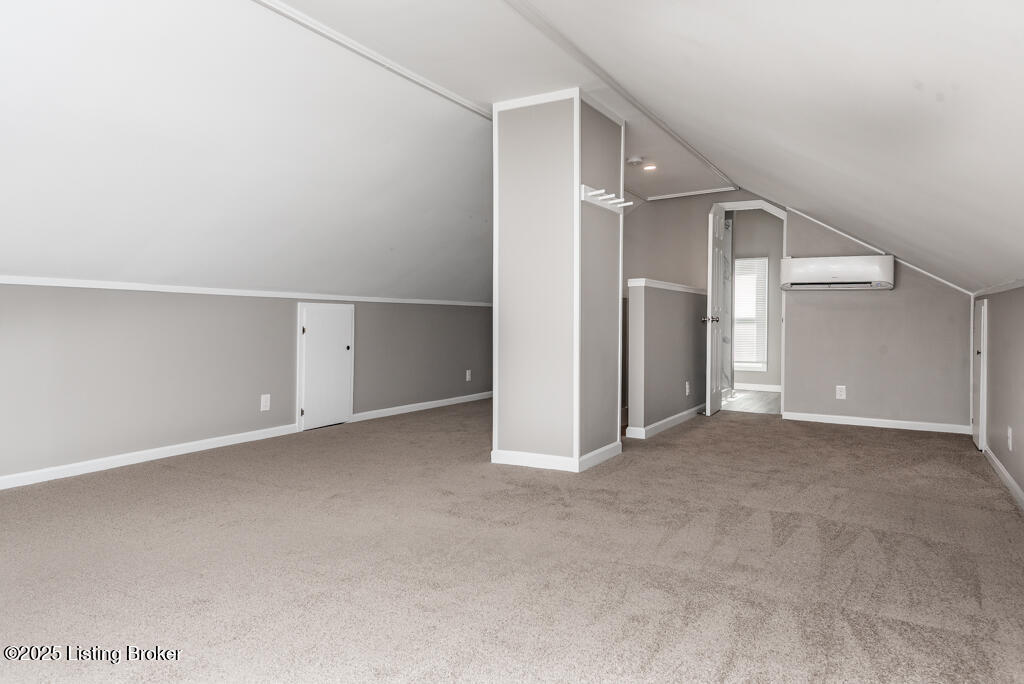 665 S 41st St Property Photo 19