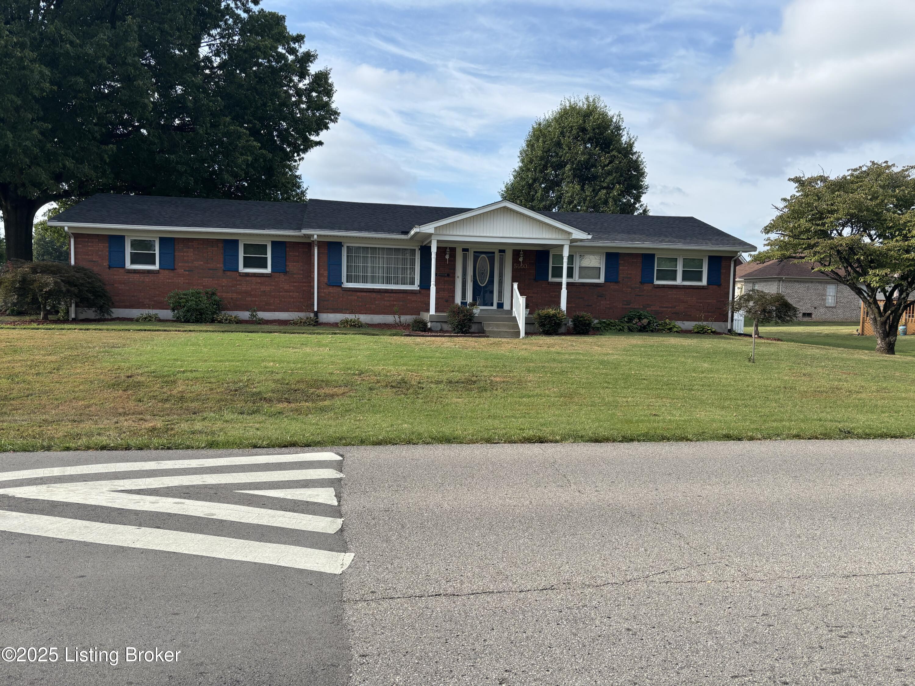 5400 Galaxie Dr Property Photo 1