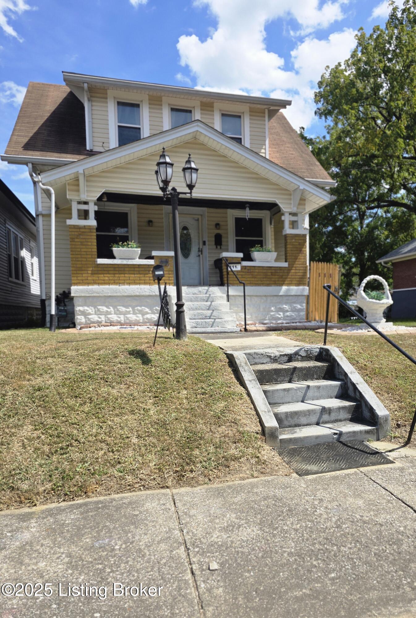 111 S 40th St Property Photo 1